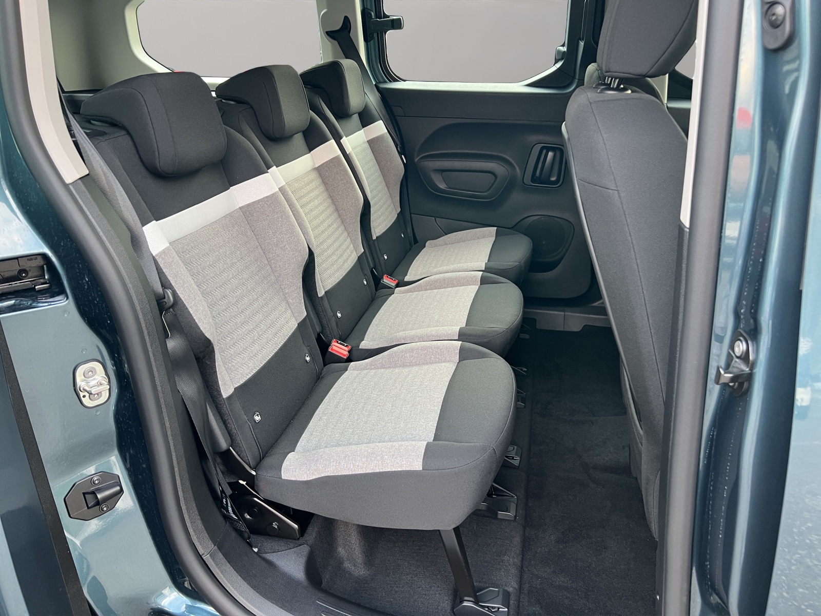 CITROEN Berlingo XL 1.5 BlueHDi 130 Tonic Automat 7 Plätze / Rückfahrkamera / CH-Herstellergarantie / Leasing Aktion 0.99% 36 Mte-image-13