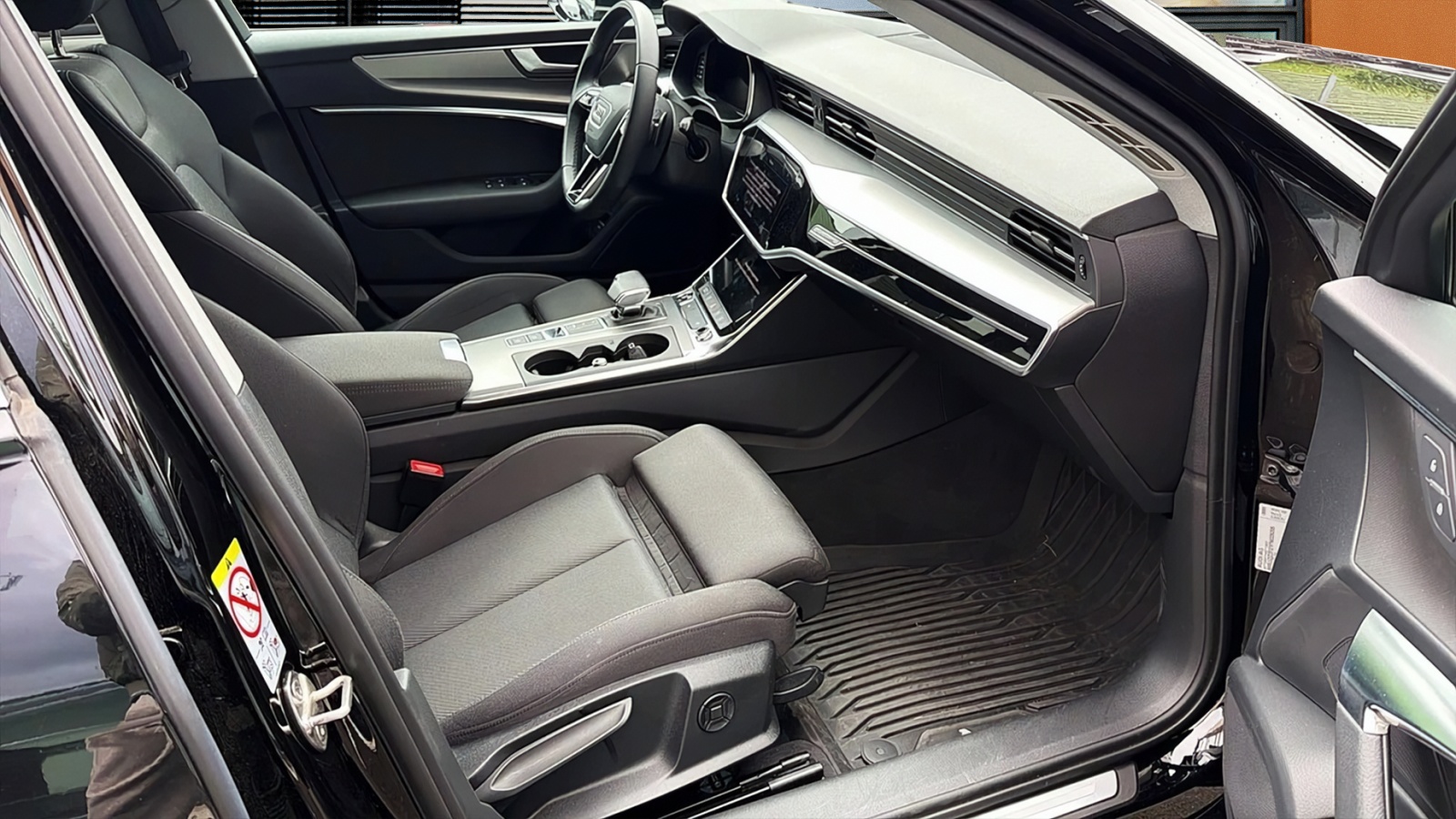 AUDI A6 Avant 2.0 40 TDI Sport Quattro S-Tronic / Standheizung + AHK-image-9