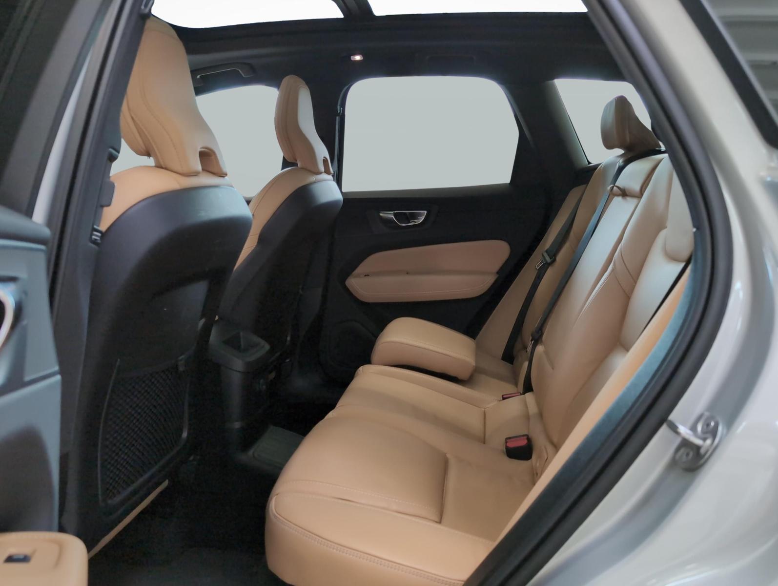 VOLVO XC60 2.0 T8 TE Ultra Dark eAWD-image-11