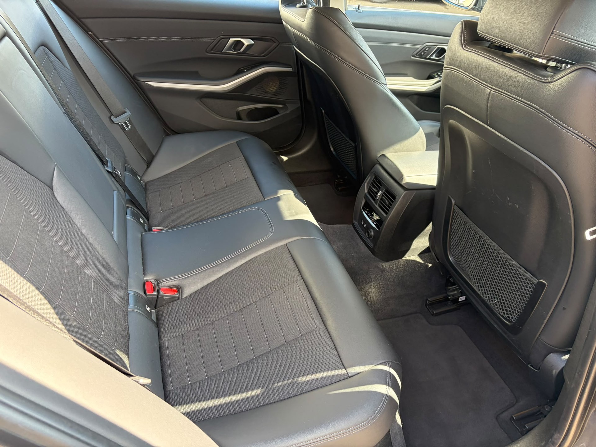 BMW 320d xDrive Touring Steptronic-image-15