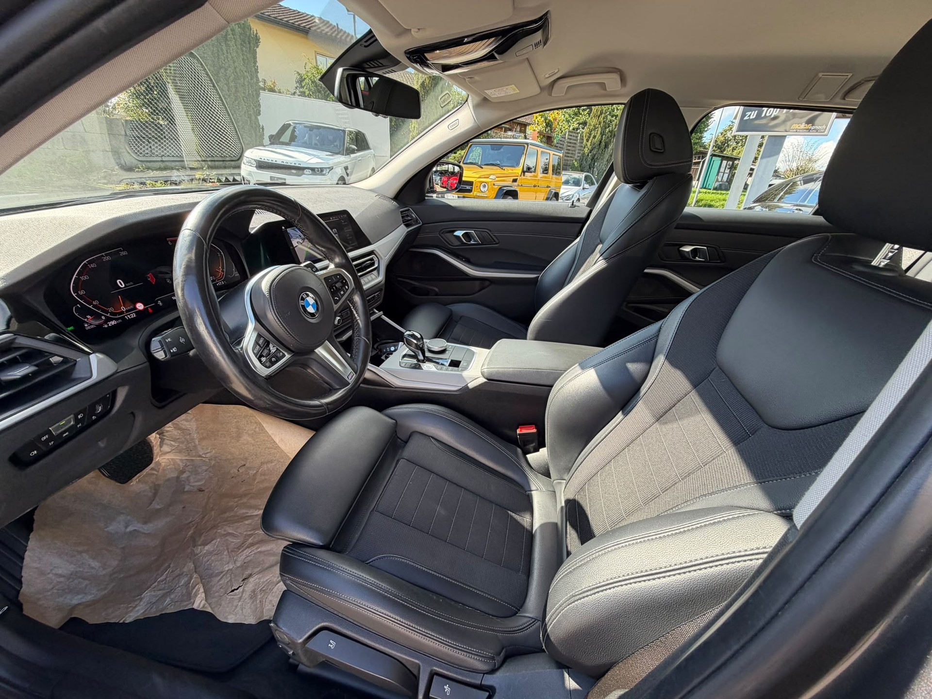 BMW 320d xDrive Touring Steptronic-image-12