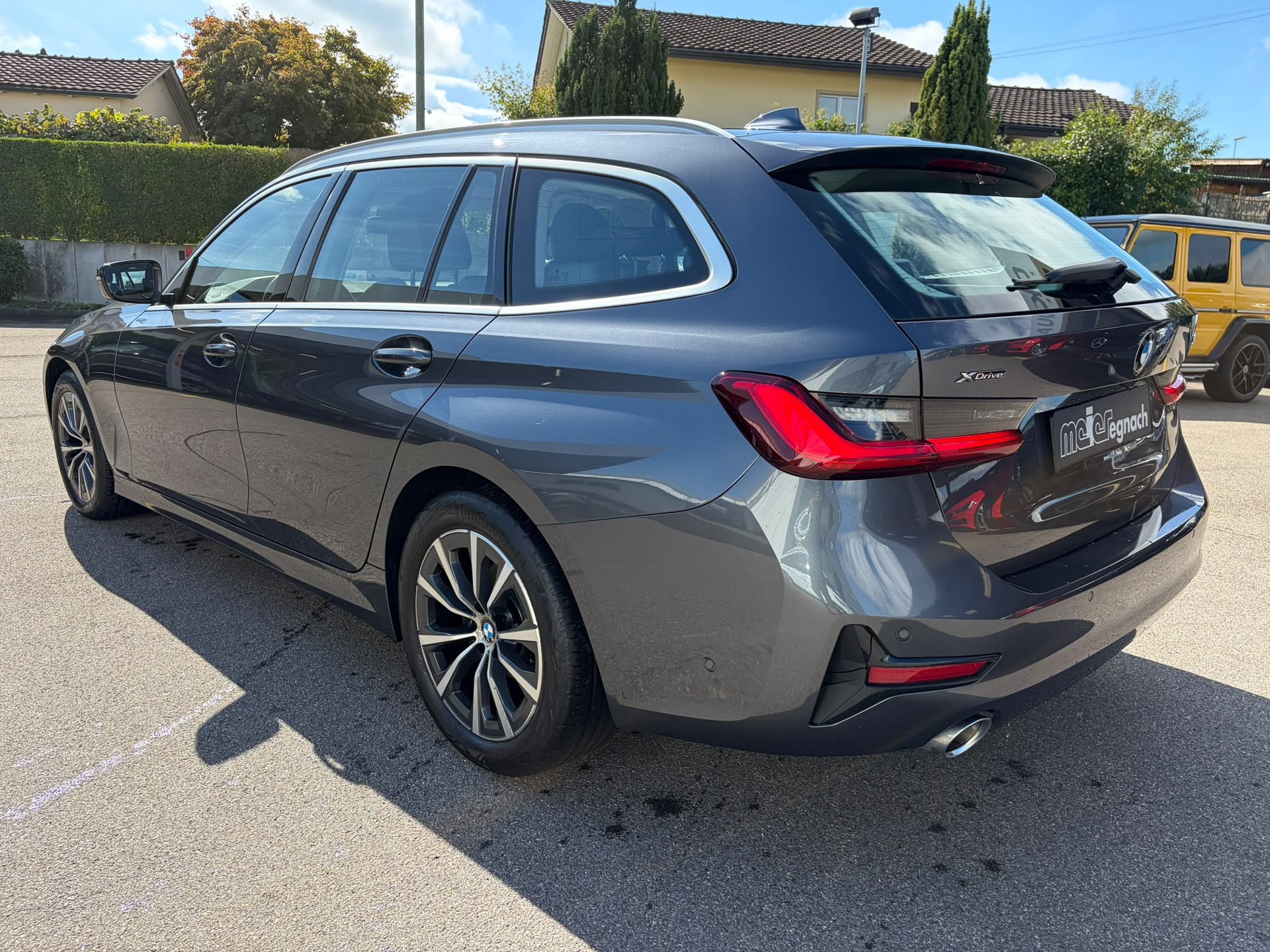 BMW 320d xDrive Touring Steptronic-image-5