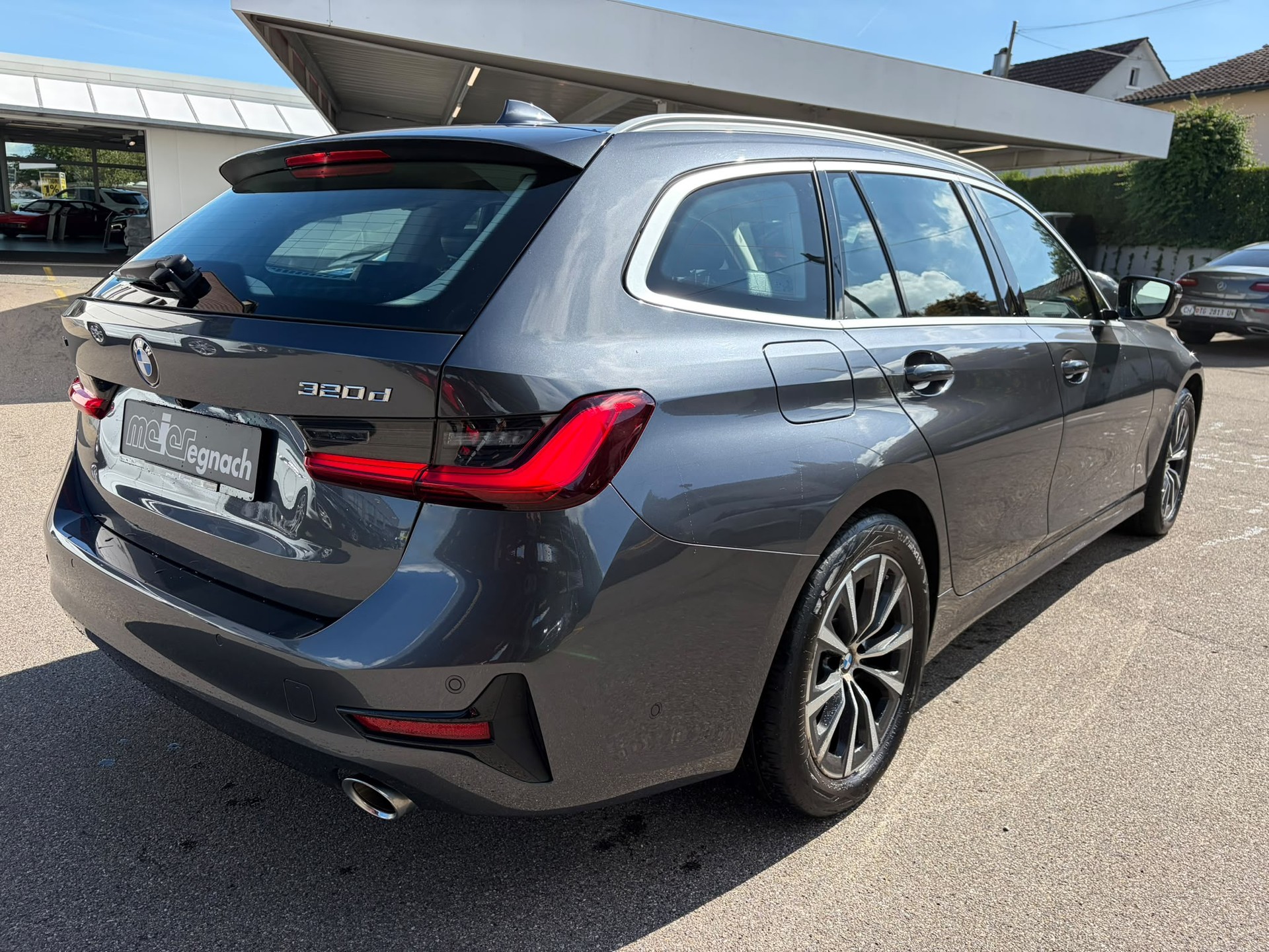 BMW 320d xDrive Touring Steptronic-image-8
