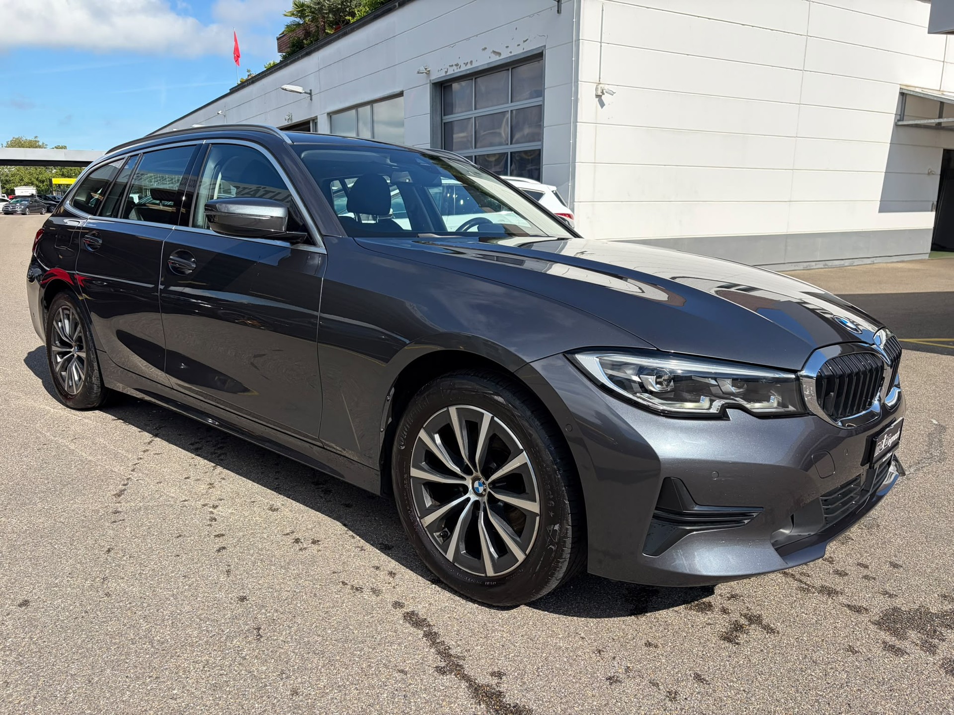 BMW 320d xDrive Touring Steptronic-image-2