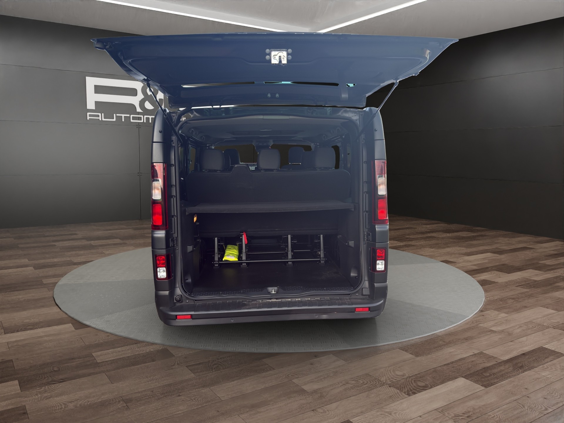 NISSAN Primastar dCi 170 2.8 L1H1 9 Pl. Tekna DCT-image-9