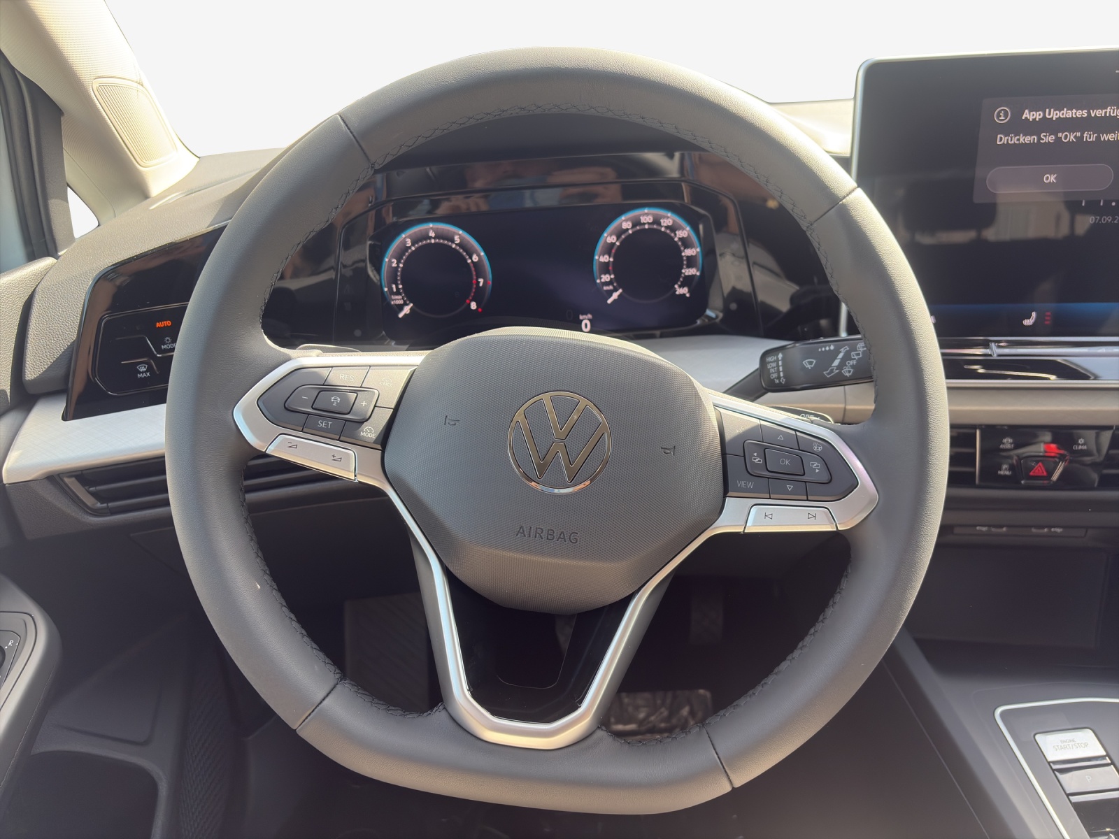 VW Golf 1.5 e TSI mHEV Value DSG-image-9