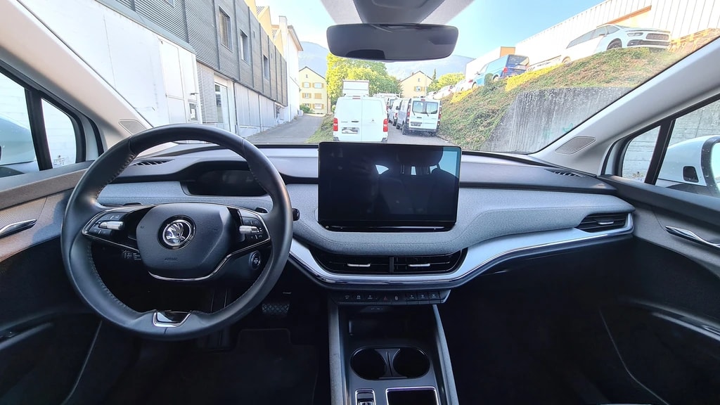 SKODA ENYAQ iV 60 ** NP 53'840.– ** AVILOO 96,2% ** Stoff/Kunstl. ** Navi ** RF-Kamera ** Sitzh. ** PDC **-image-9
