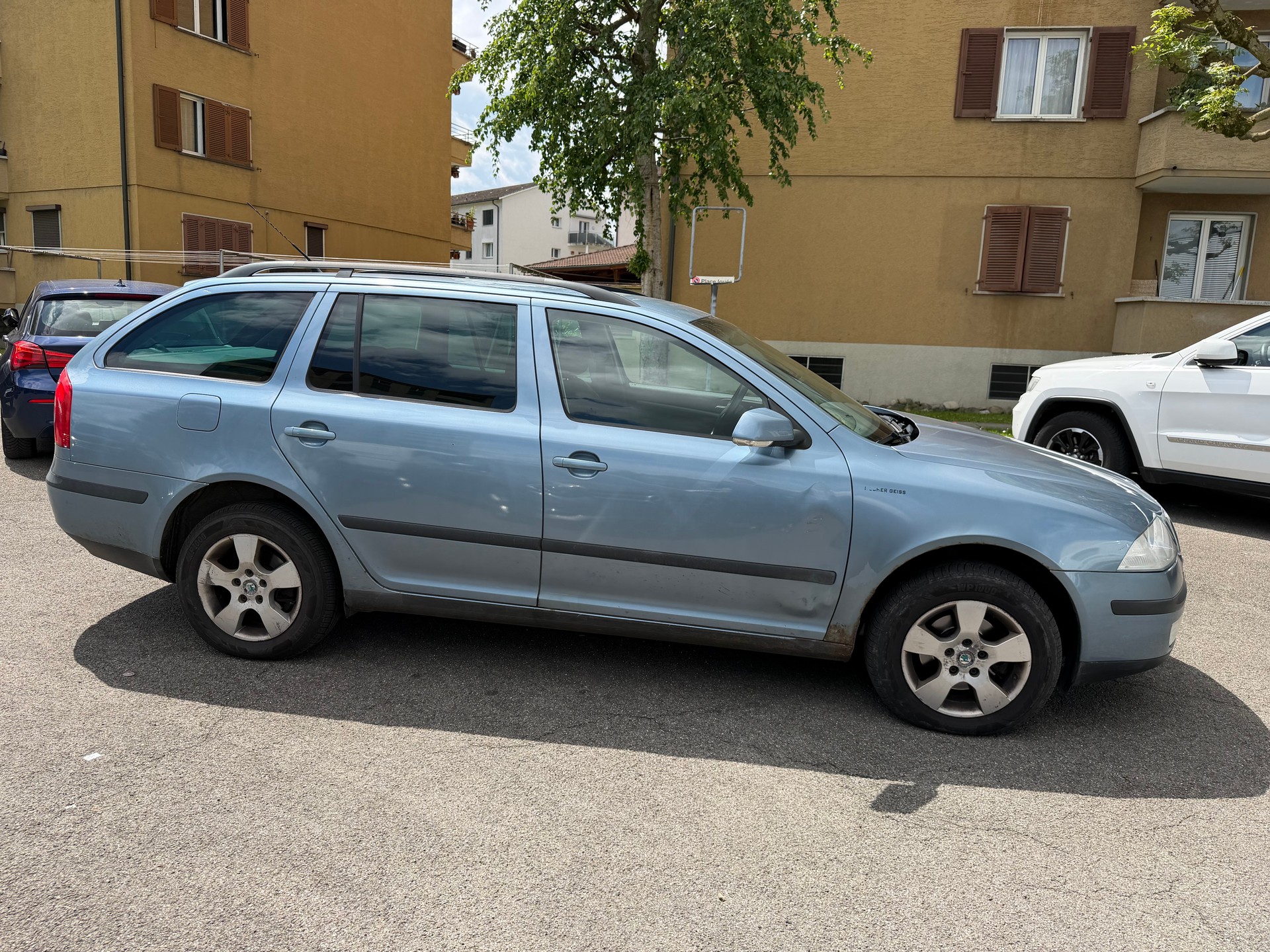 SKODA Octavia 1.9 TDI Swiss Ice Hockey 4x4-image-4
