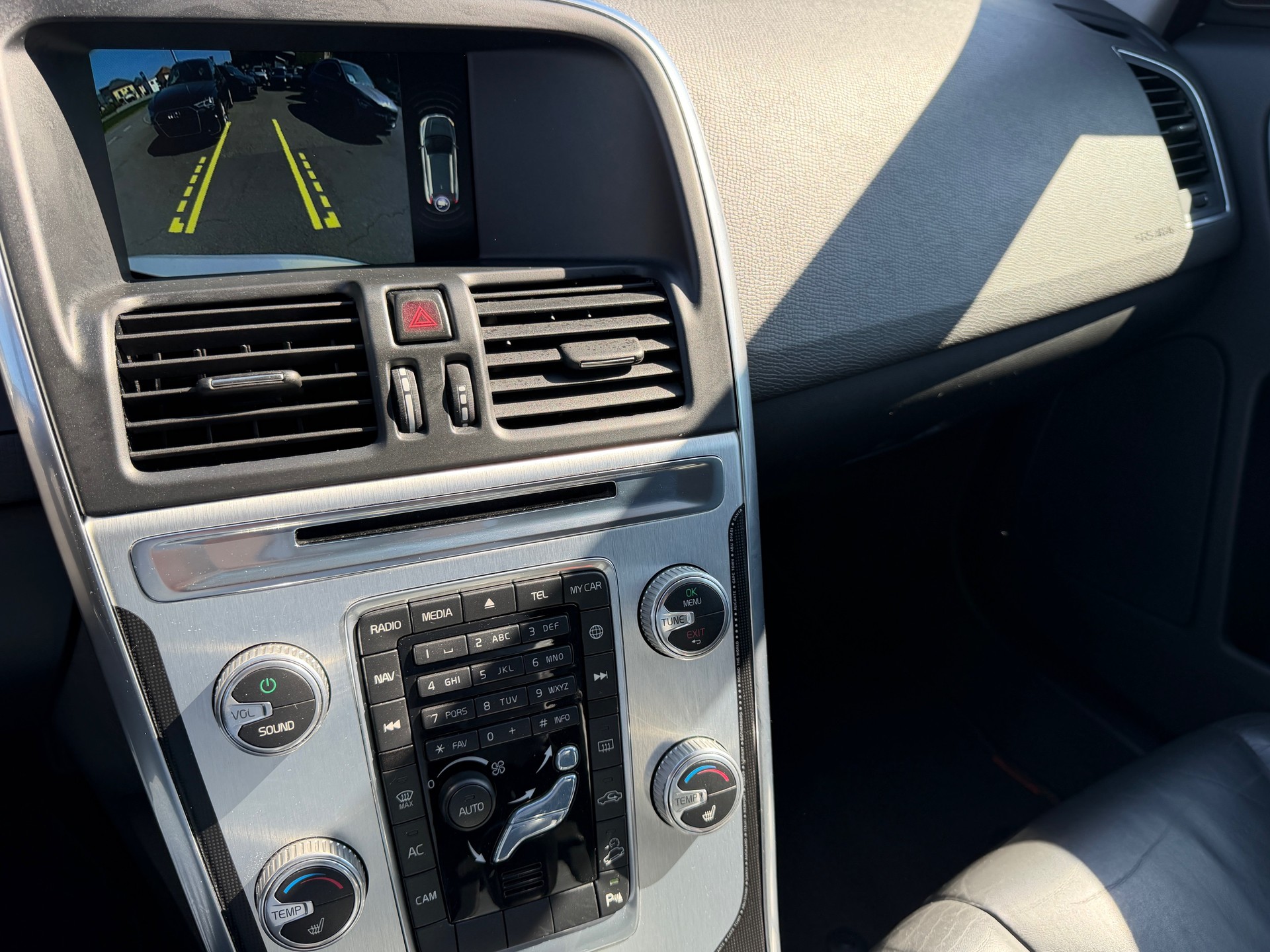 VOLVO XC60 D4 AWD OceanRace Geartronic-image-8