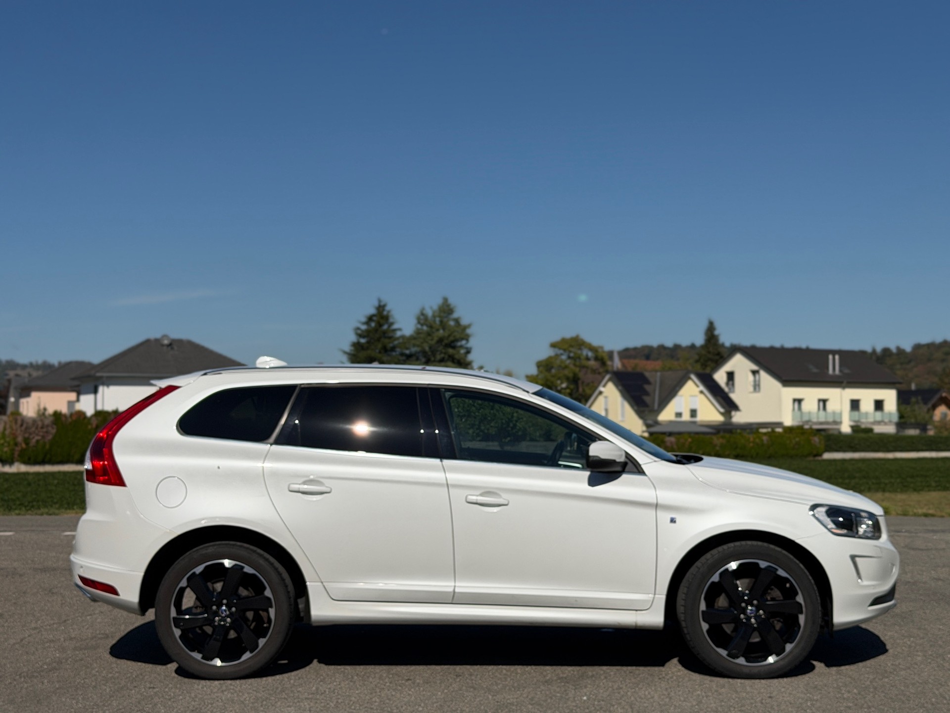 VOLVO XC60 D4 AWD OceanRace Geartronic-image-11