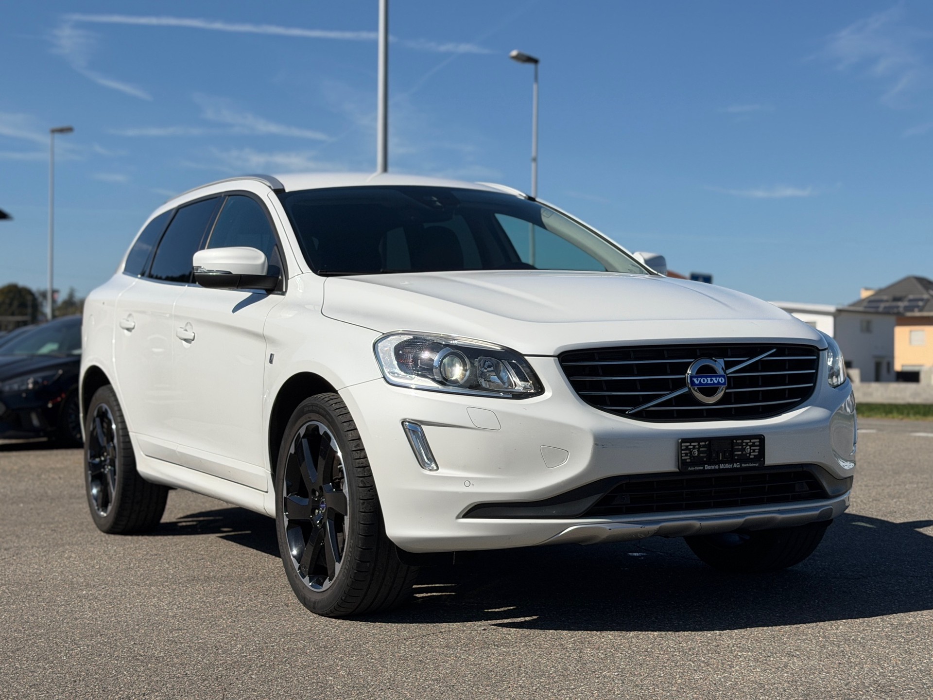 VOLVO XC60 D4 AWD OceanRace Geartronic-image-2
