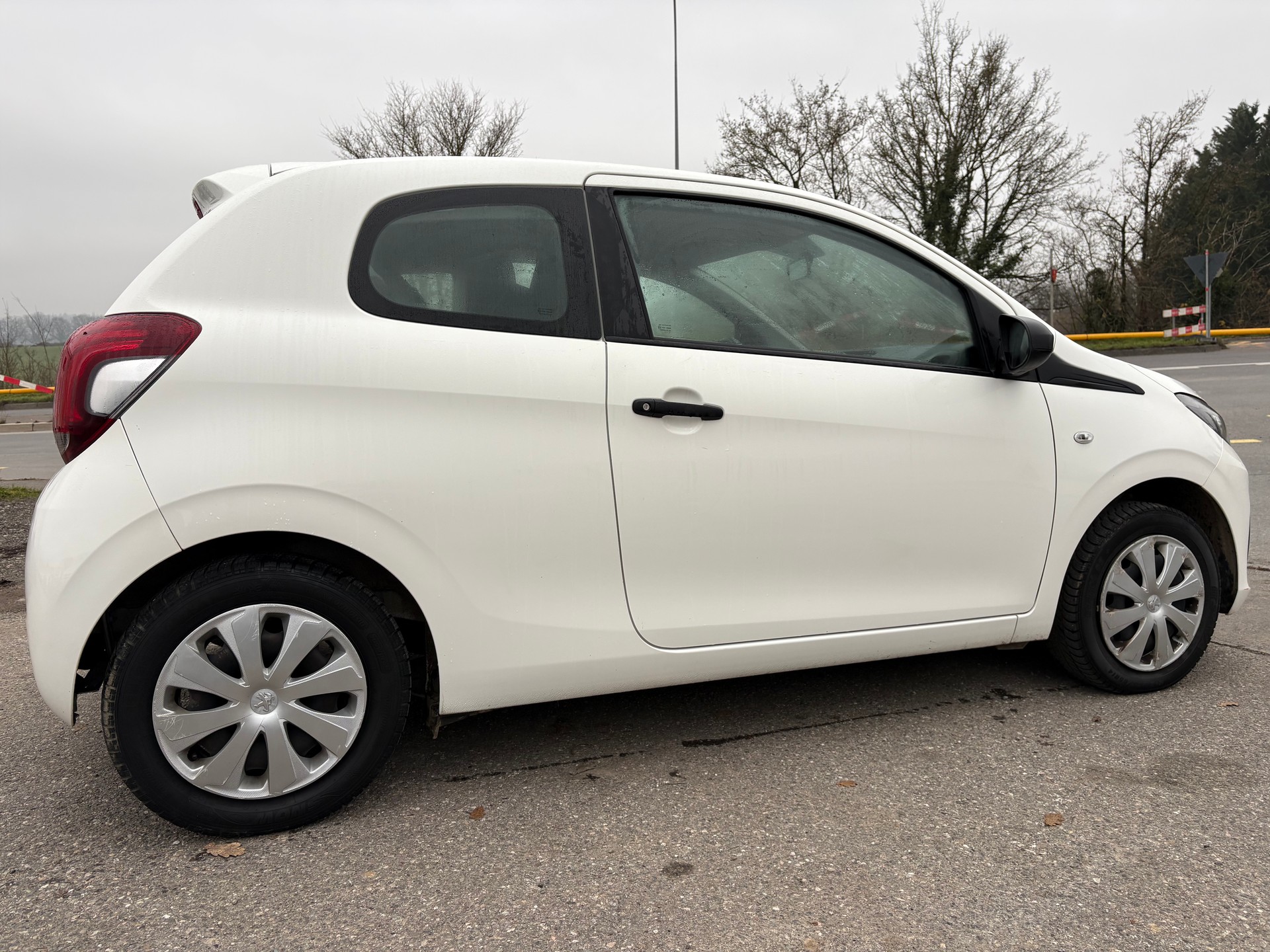 PEUGEOT 108 1.0 VTi Active Top-image-3