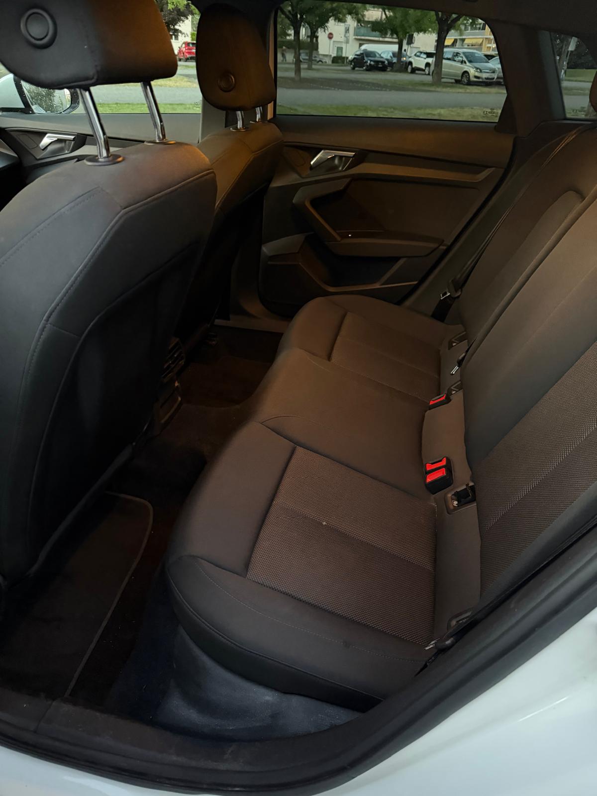 AUDI 1.5 35 TFSI Attraction S-Tronic-image-8