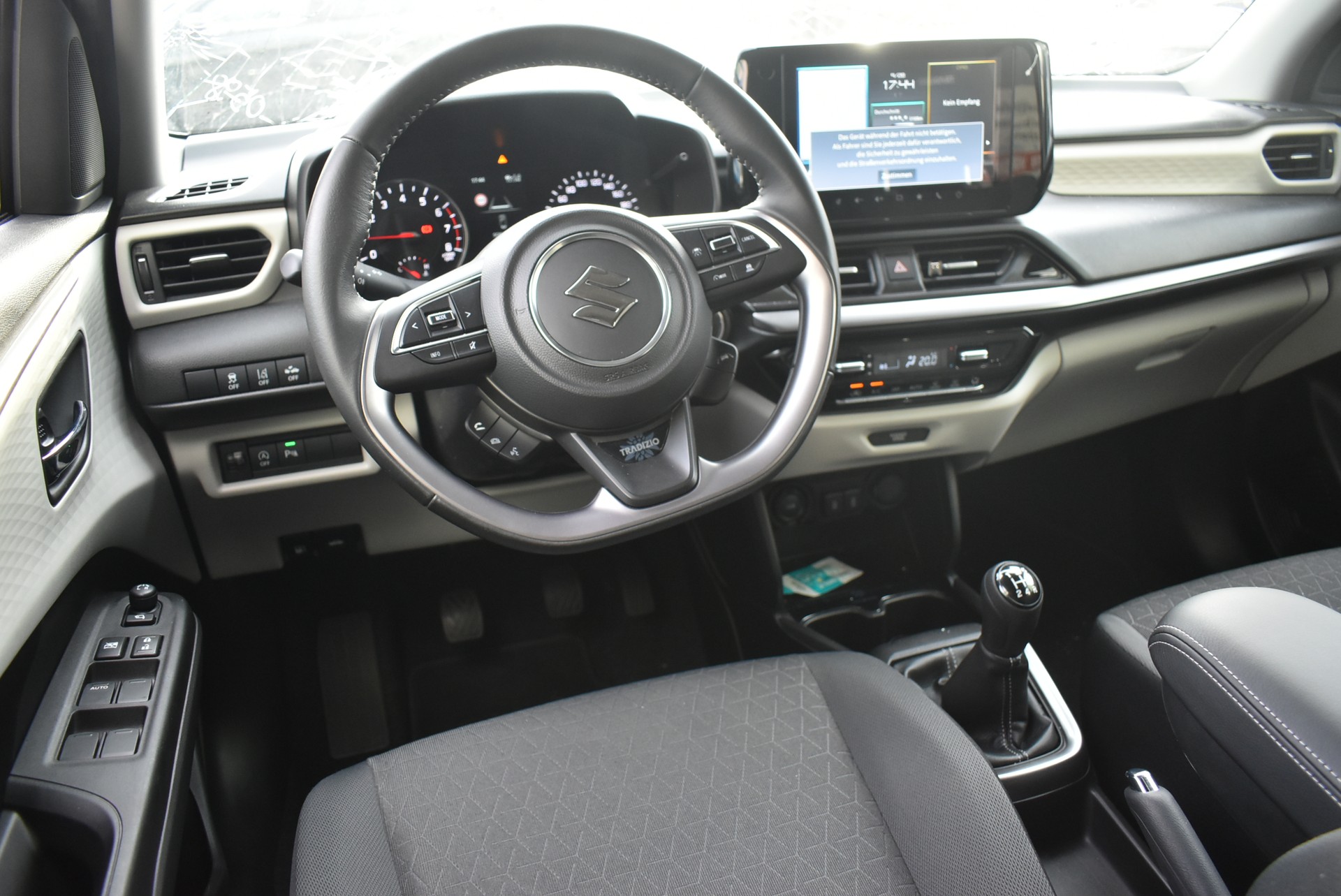 SUZUKI Swift 1.2 Tradizio Top Hybrid 4x4-image-6