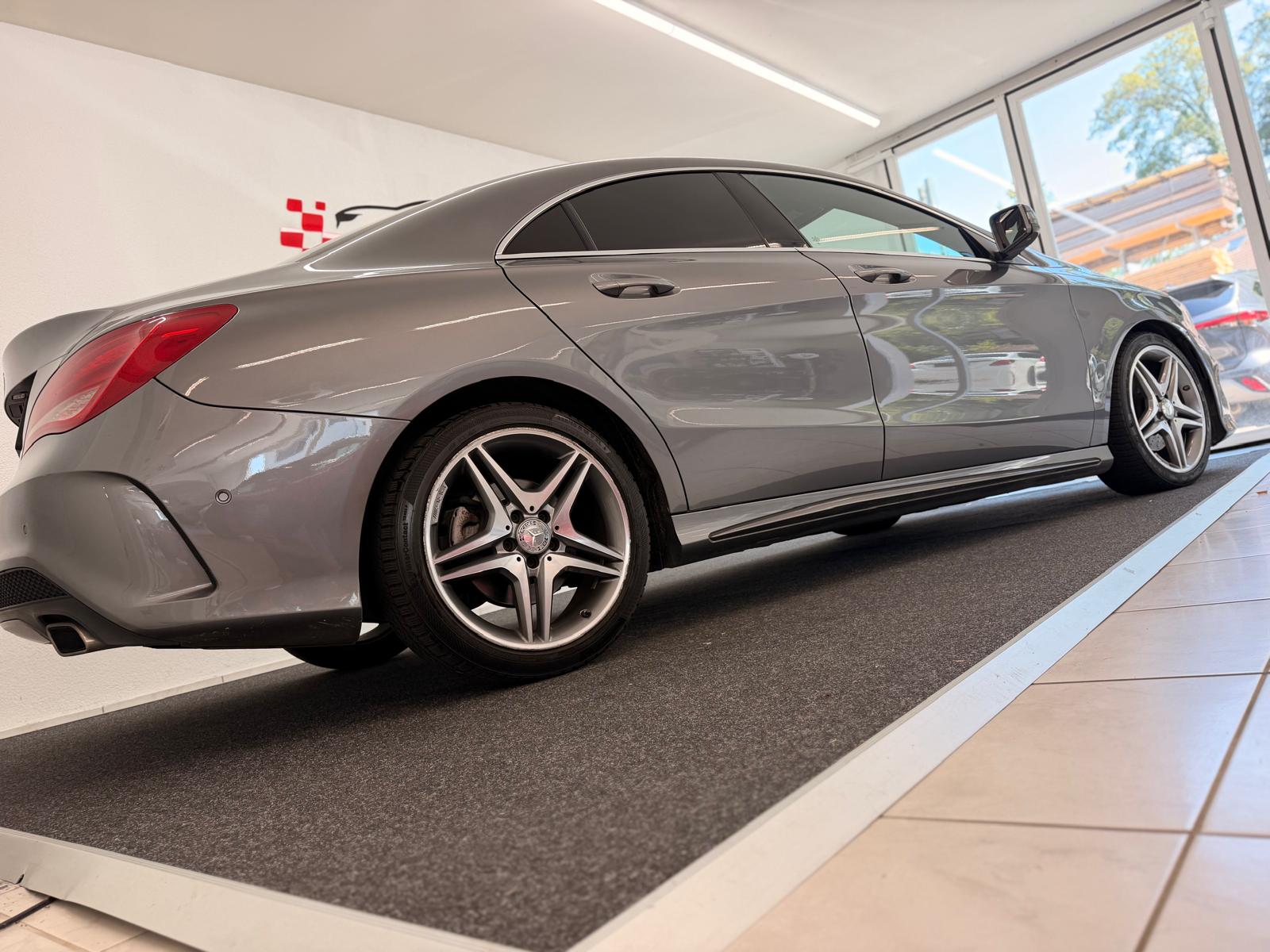 MERCEDES-BENZ CLA 180 AMG Line 7G-DCT-image-4