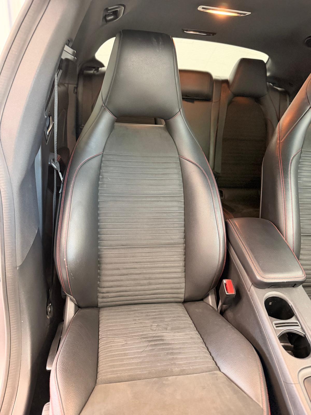 MERCEDES-BENZ CLA 180 AMG Line 7G-DCT-image-11