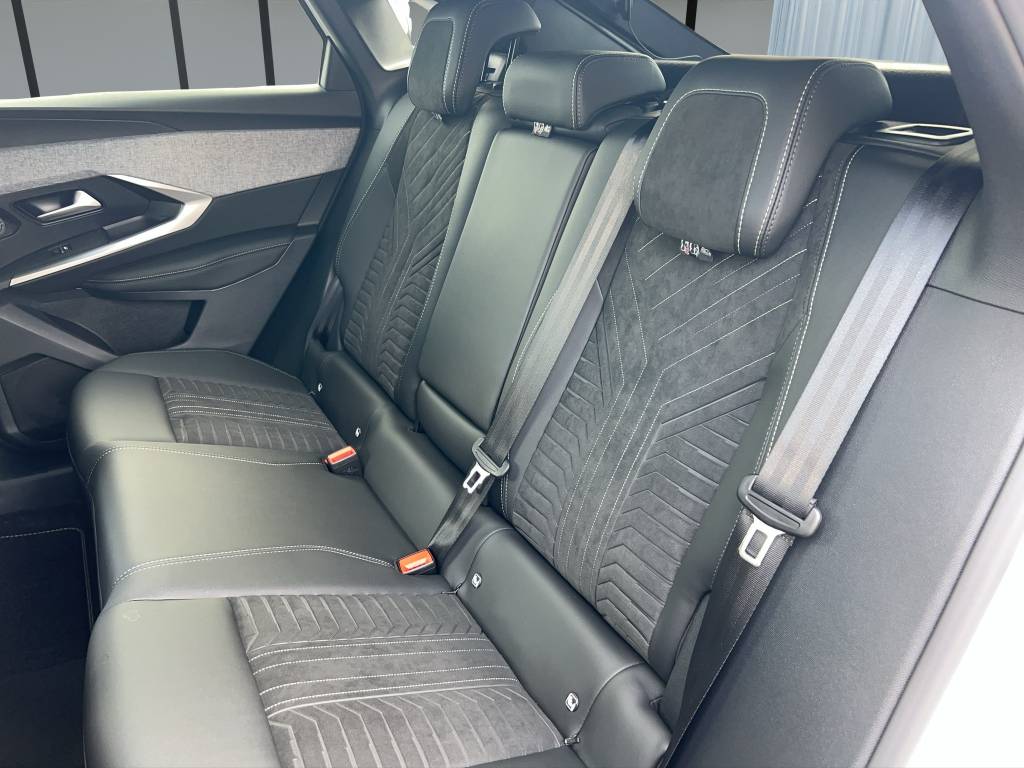 PEUGEOT 3008 145 e-DCS6 Hybrid GT Exclusive-image-8