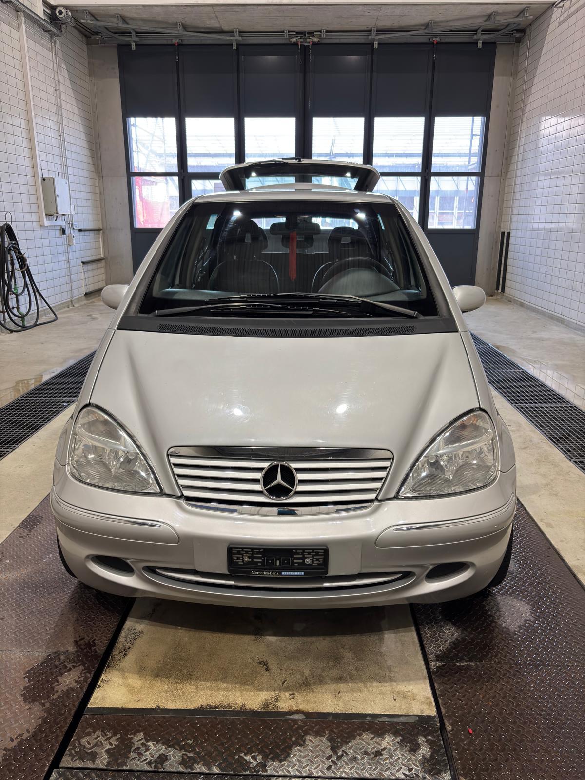 MERCEDES-BENZ A 190-image-0