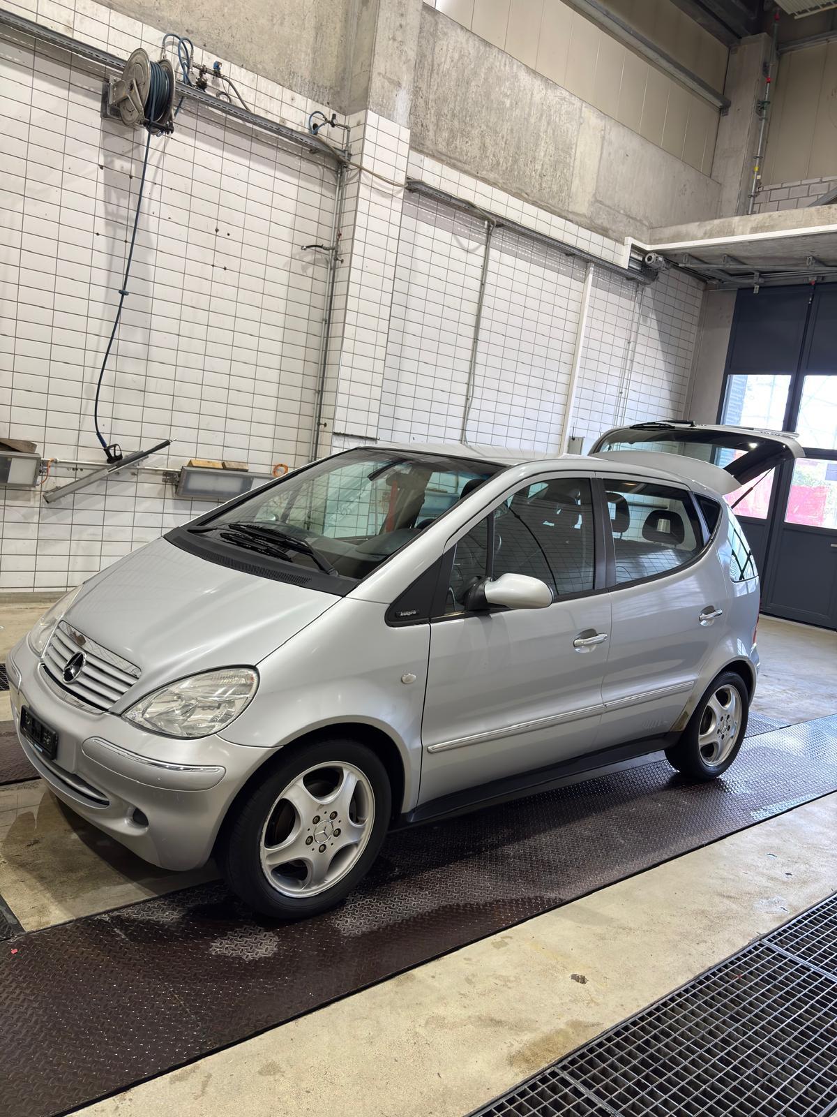 MERCEDES-BENZ A 190-image-2