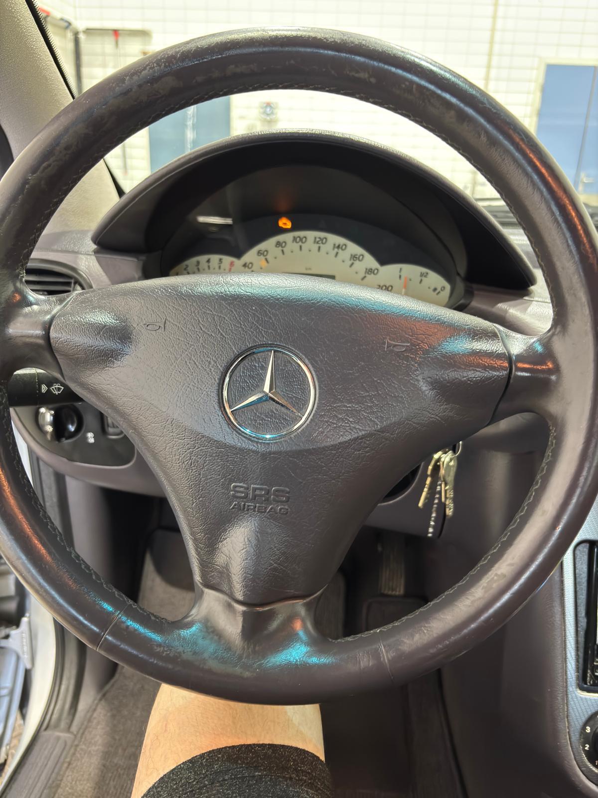 MERCEDES-BENZ A 190-image-9