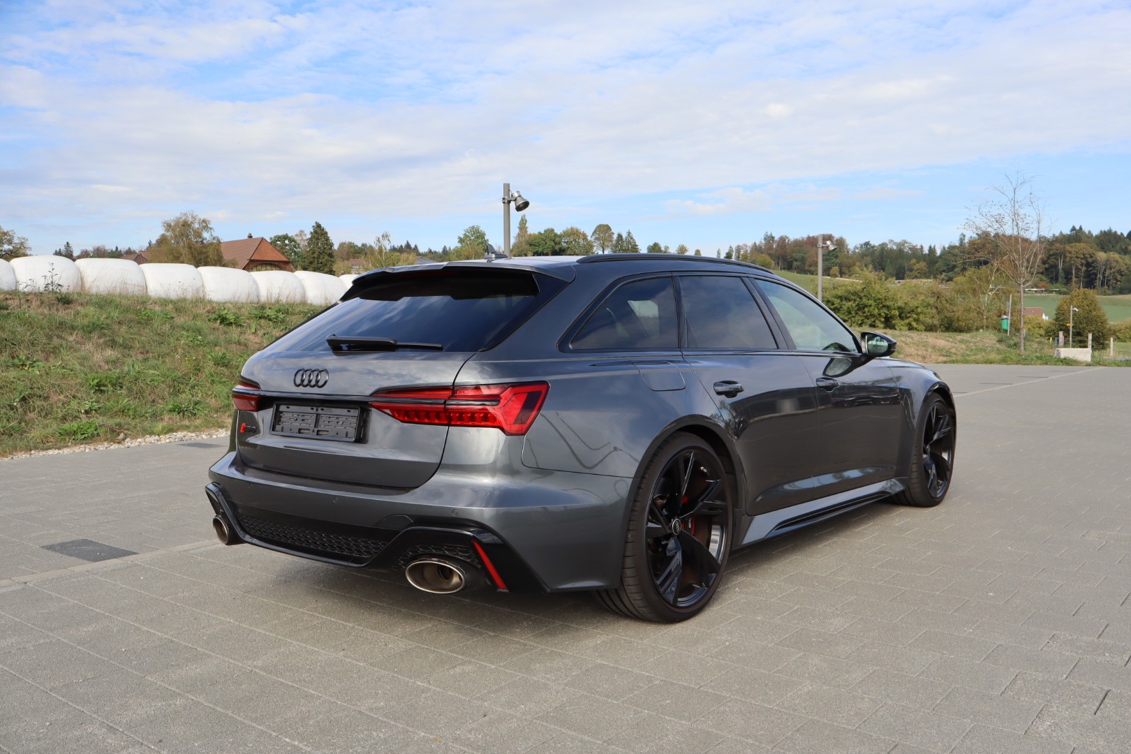 AUDI RS6 Avant 4.0 TFSI V8 quattro-image-4