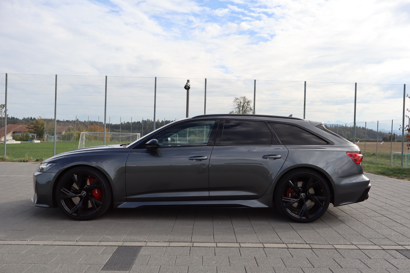 AUDI RS6 Avant 4.0 TFSI V8 quattro-image-1