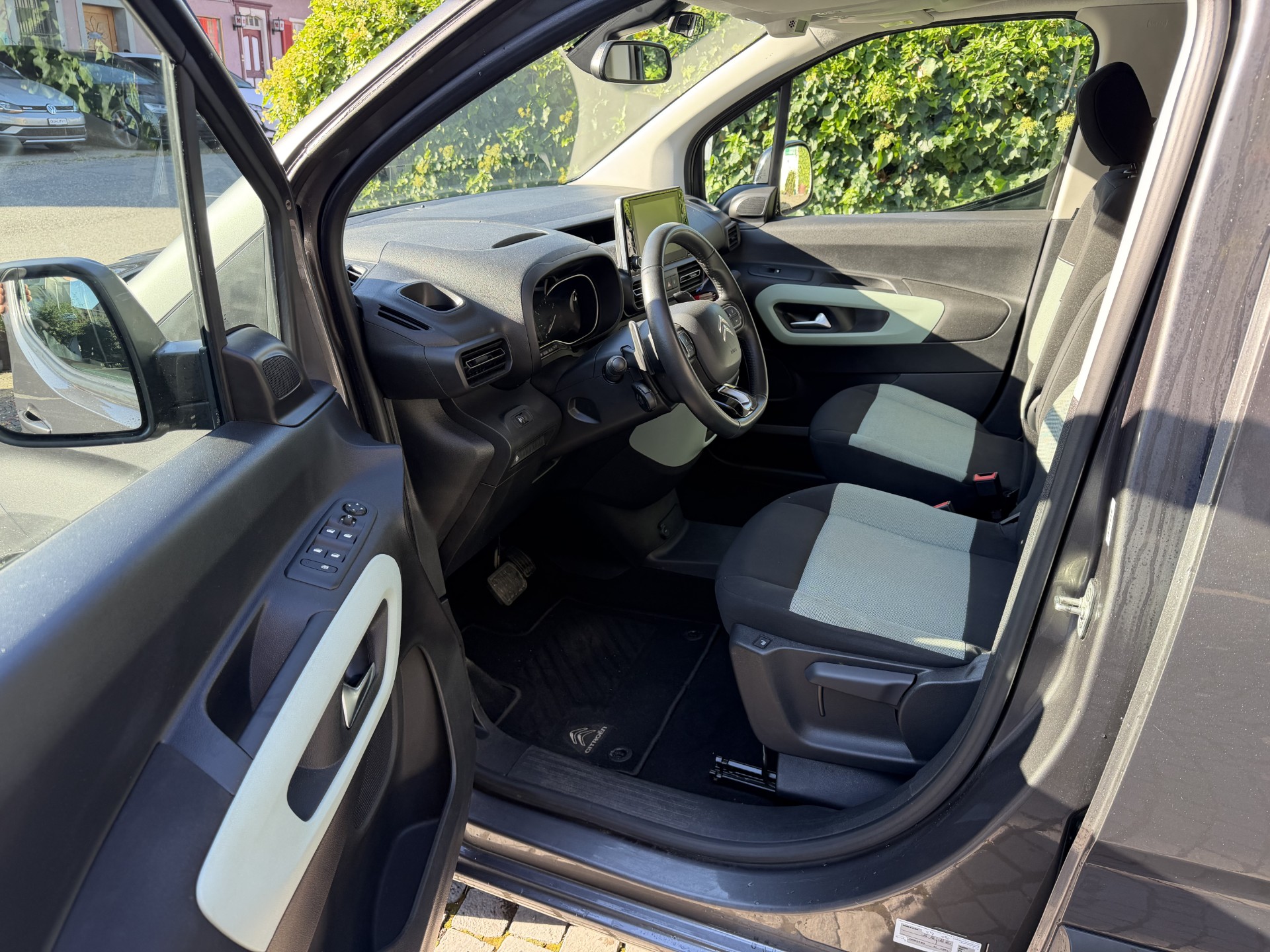 CITROEN Berlingo XL 1.2i PureTech 7 Plätze Feel Pack EAT8-image-7