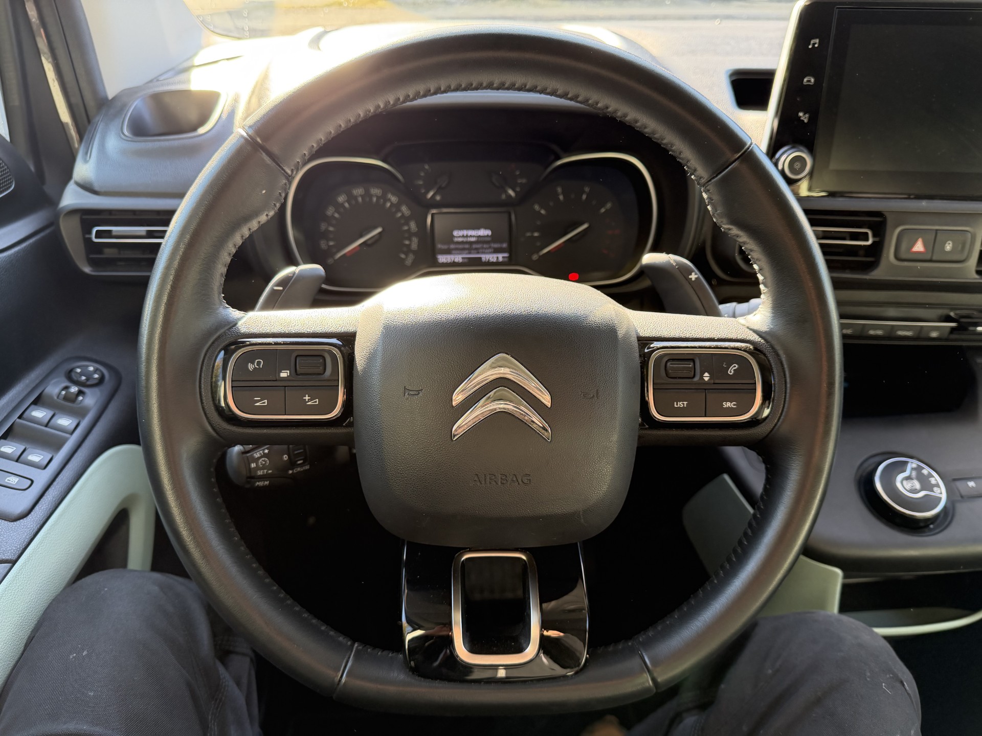 CITROEN Berlingo XL 1.2i PureTech 7 Plätze Feel Pack EAT8-image-12