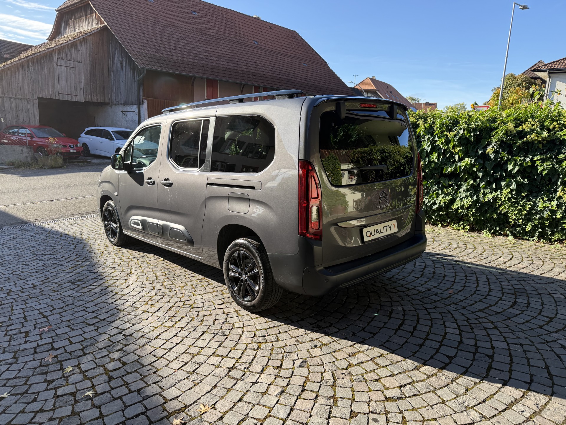 CITROEN Berlingo XL 1.2i PureTech 7 Plätze Feel Pack EAT8-image-2