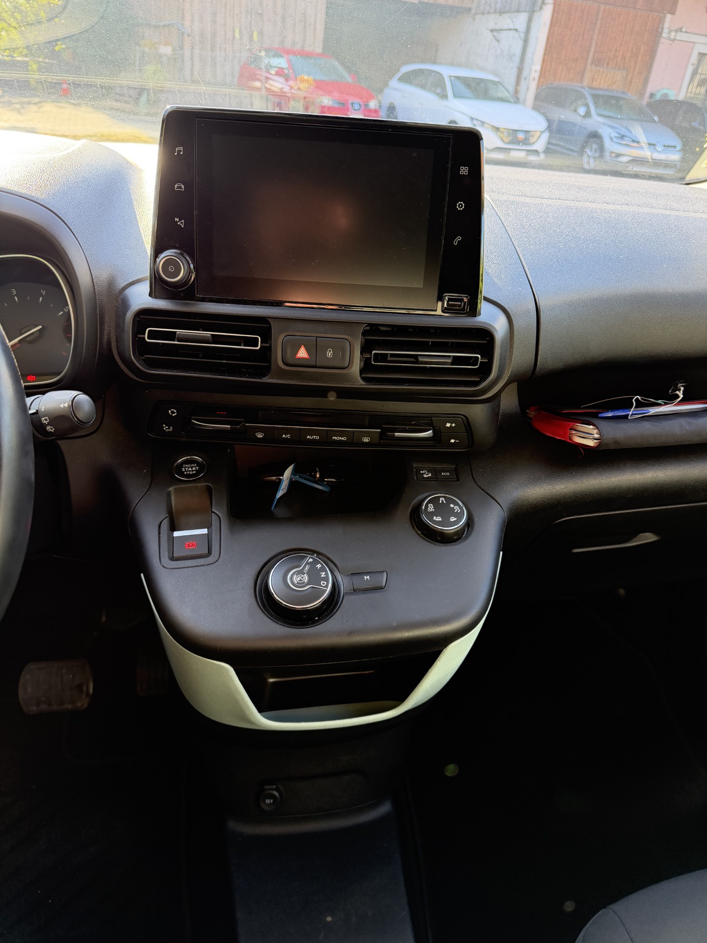 CITROEN Berlingo XL 1.2i PureTech 7 Plätze Feel Pack EAT8-image-11
