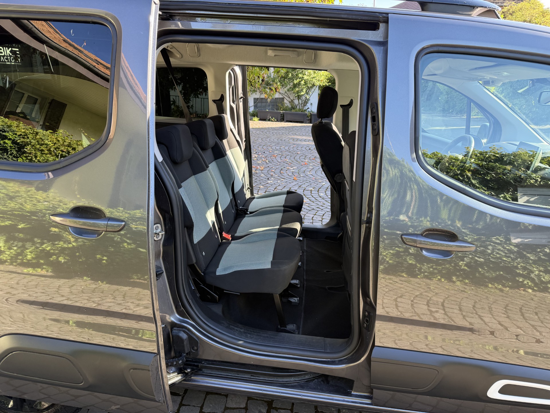 CITROEN Berlingo XL 1.2i PureTech 7 Plätze Feel Pack EAT8-image-8