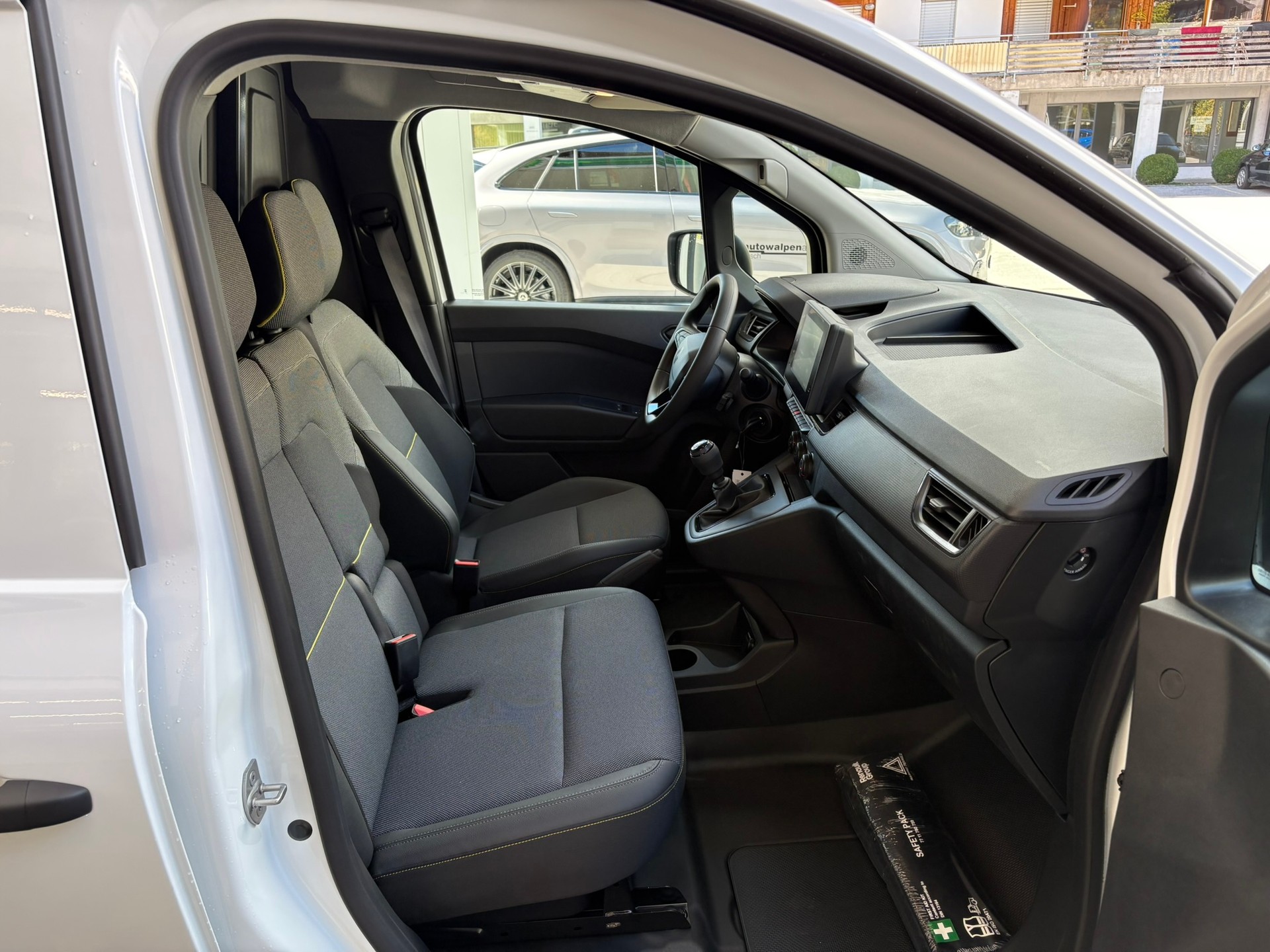 RENAULT KangooV 1.3TCe ST 130 Ex.-image-11