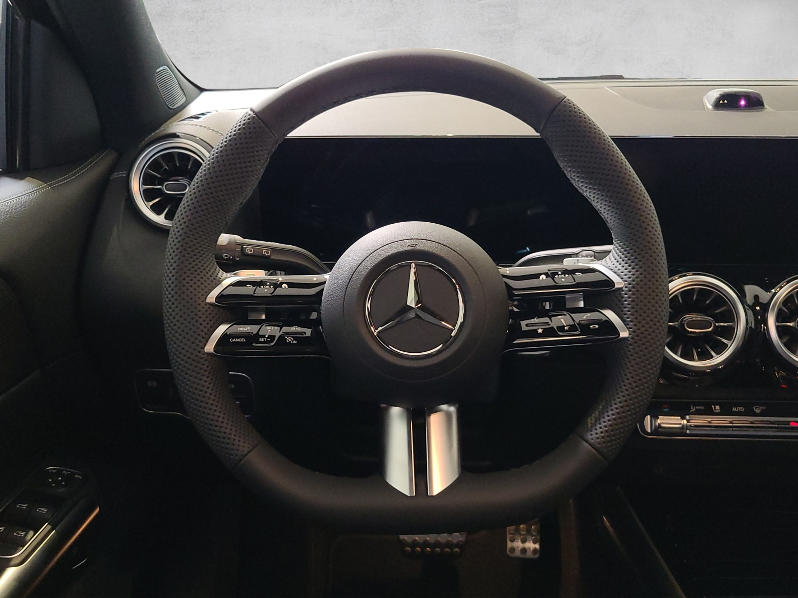 MERCEDES-BENZ GLA 250 AMG 4M Swiss Star H247-image-13