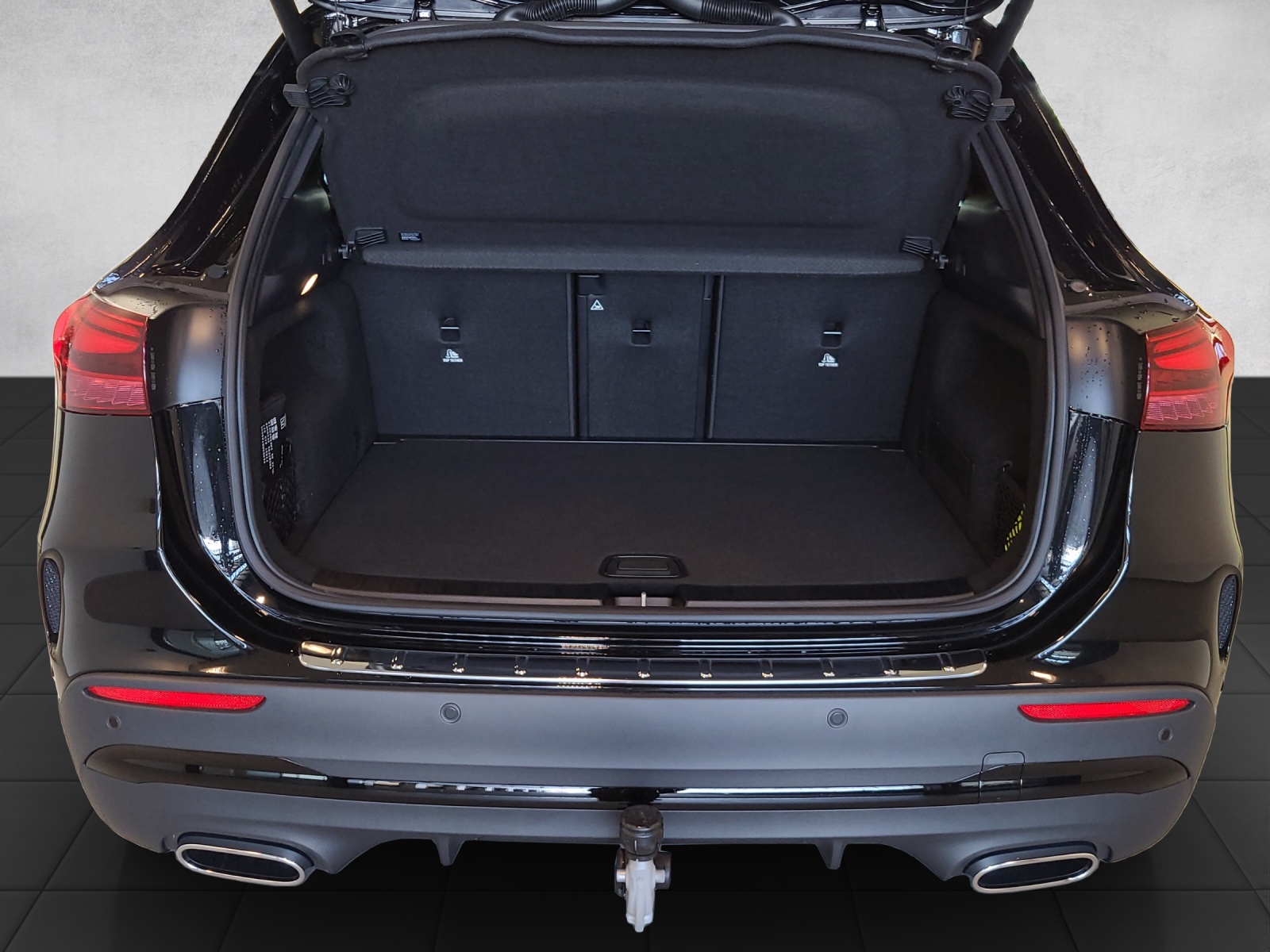 MERCEDES-BENZ GLA 250 AMG 4M Swiss Star H247-image-12