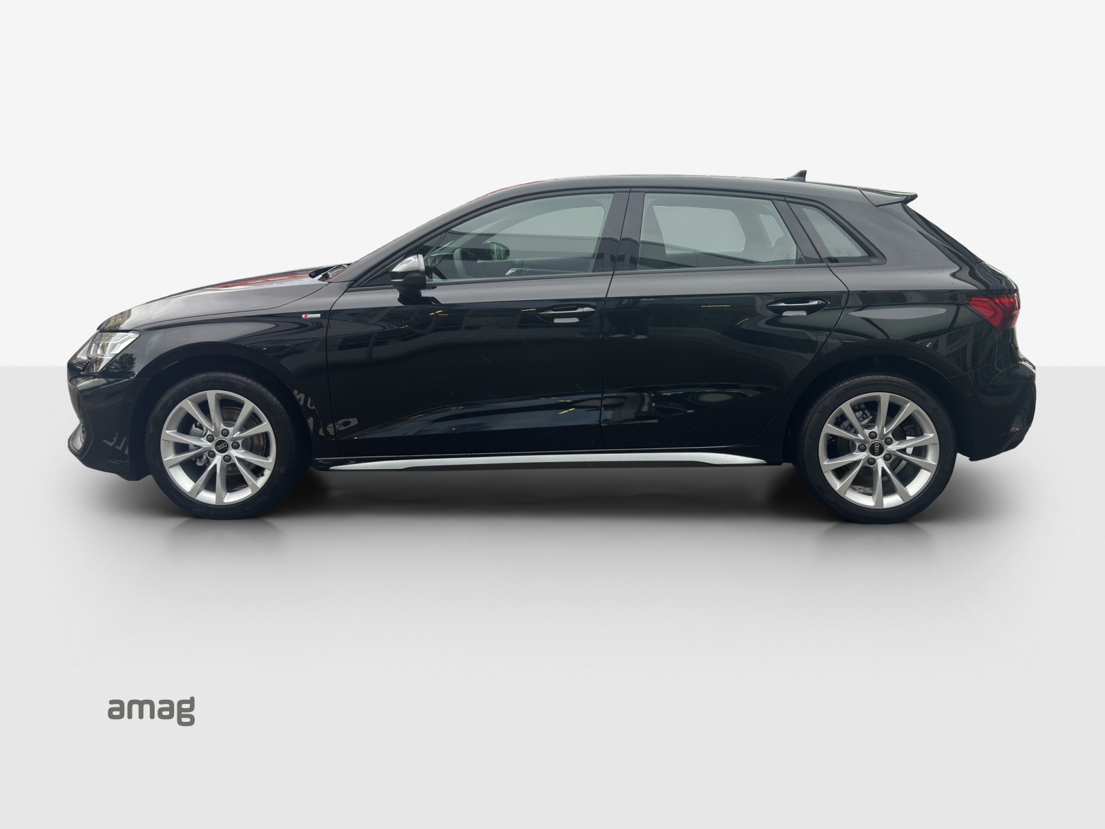 AUDI A3 Sportback TFSI 85 kW S line Ambition S tronic-image-1