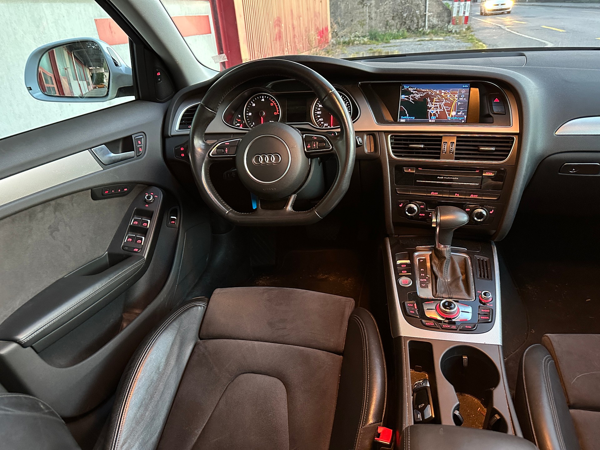 AUDI A4 allroad 2.0 TDI quattro S-tronic-image-10