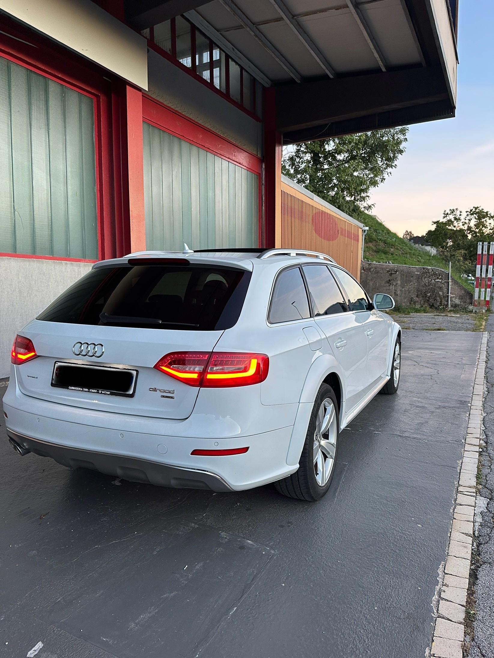 AUDI A4 allroad 2.0 TDI quattro S-tronic-image-6