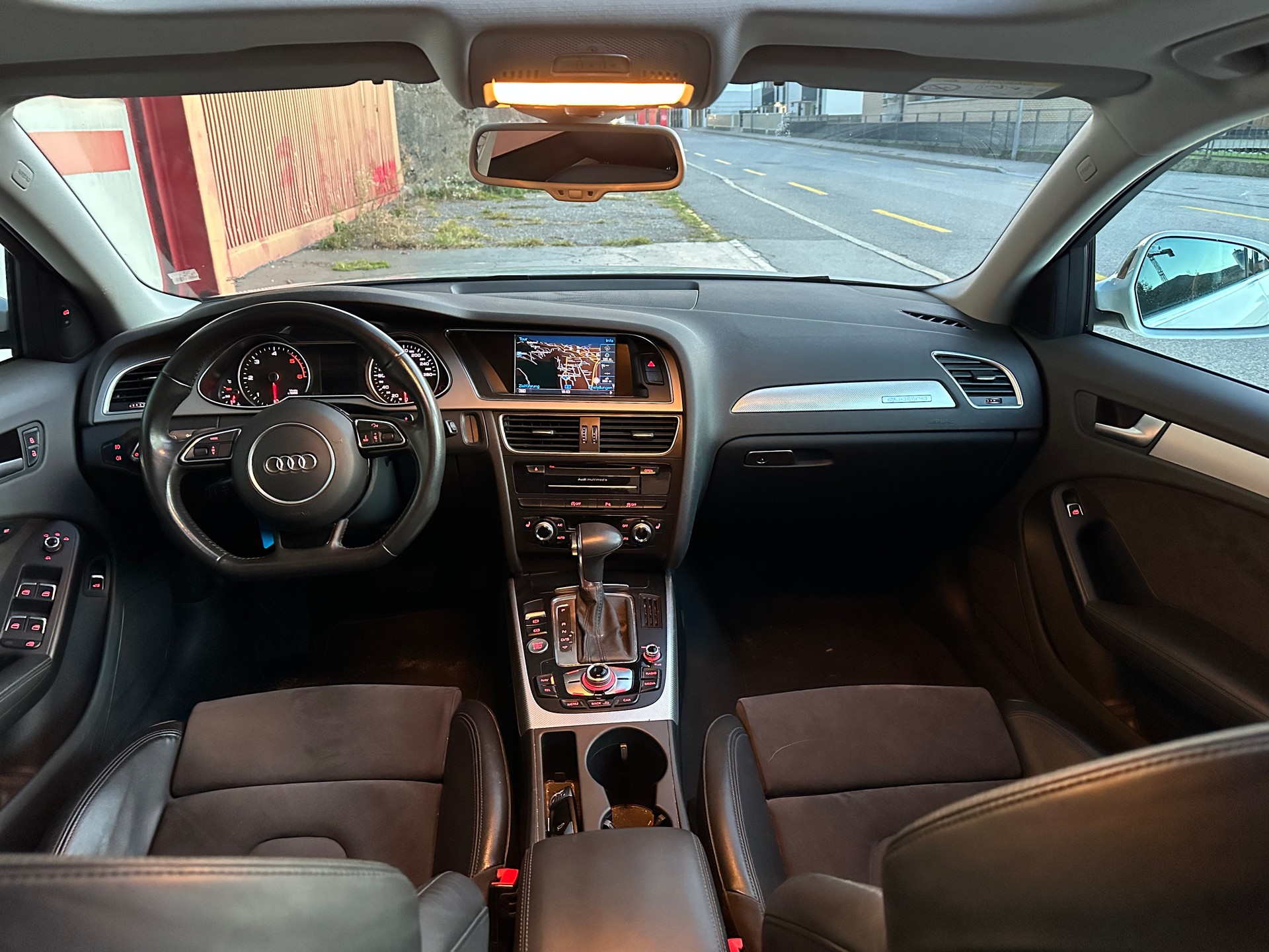 AUDI A4 allroad 2.0 TDI quattro S-tronic-image-9