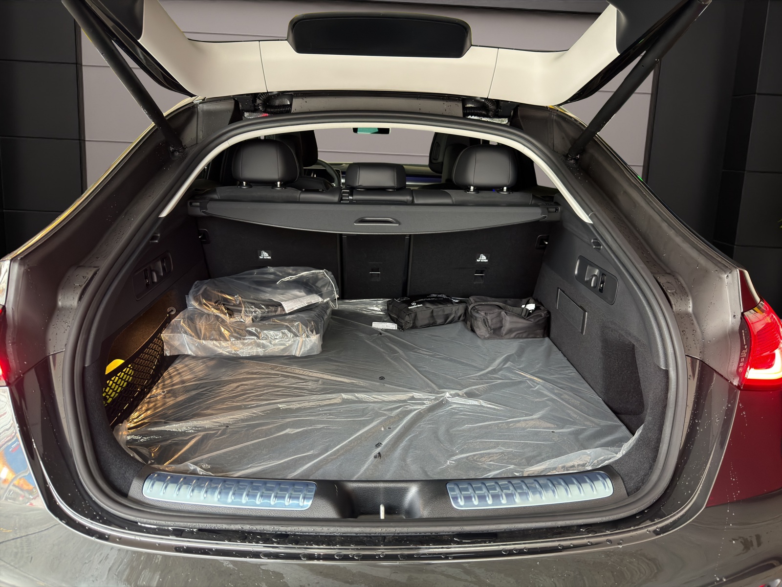MERCEDES-BENZ GLC Coupé 300 e 4Matic 9G-Tronic-image-5