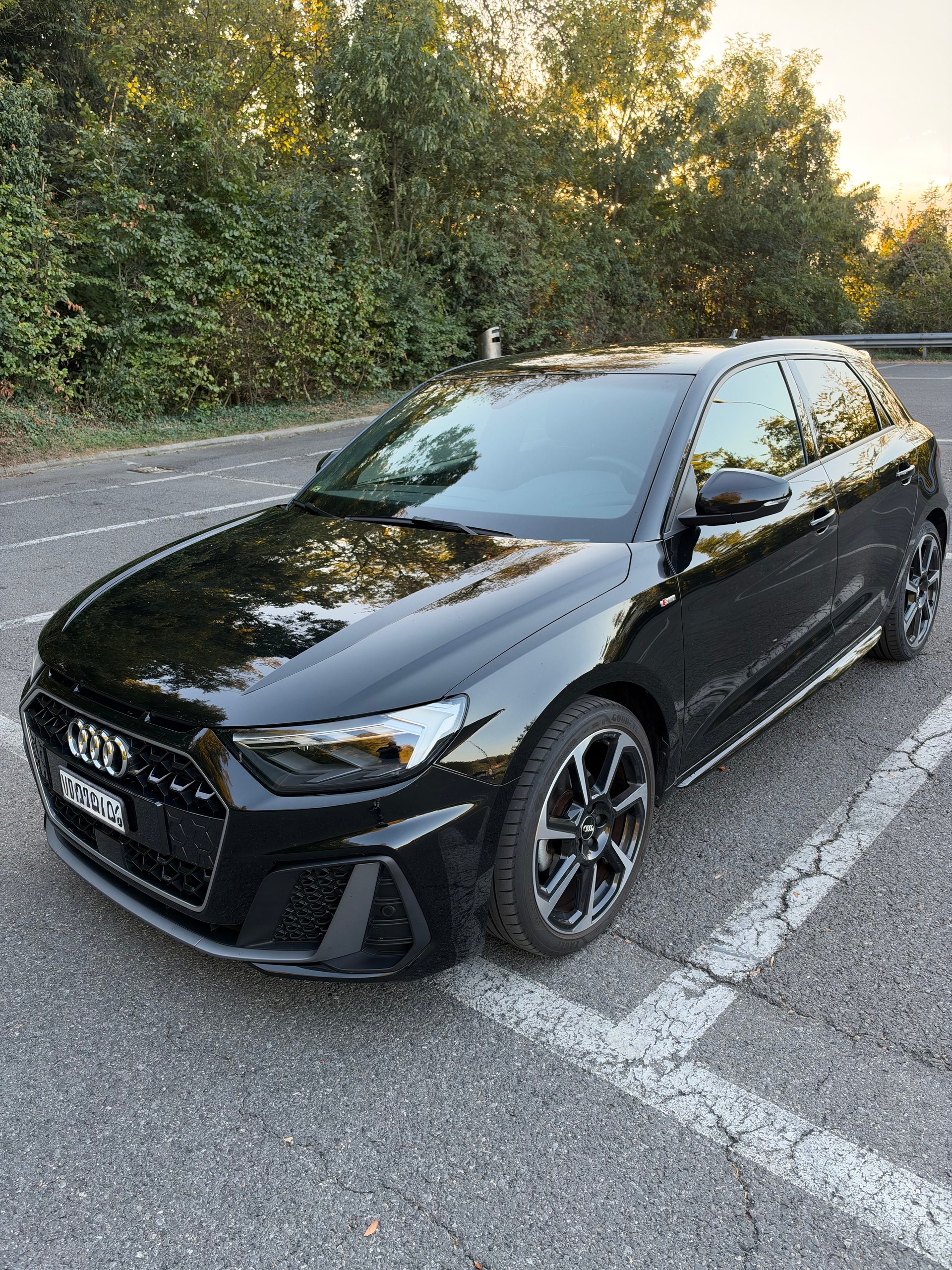AUDI 1.5 35 TFSI S Line S-Tronic-image-0