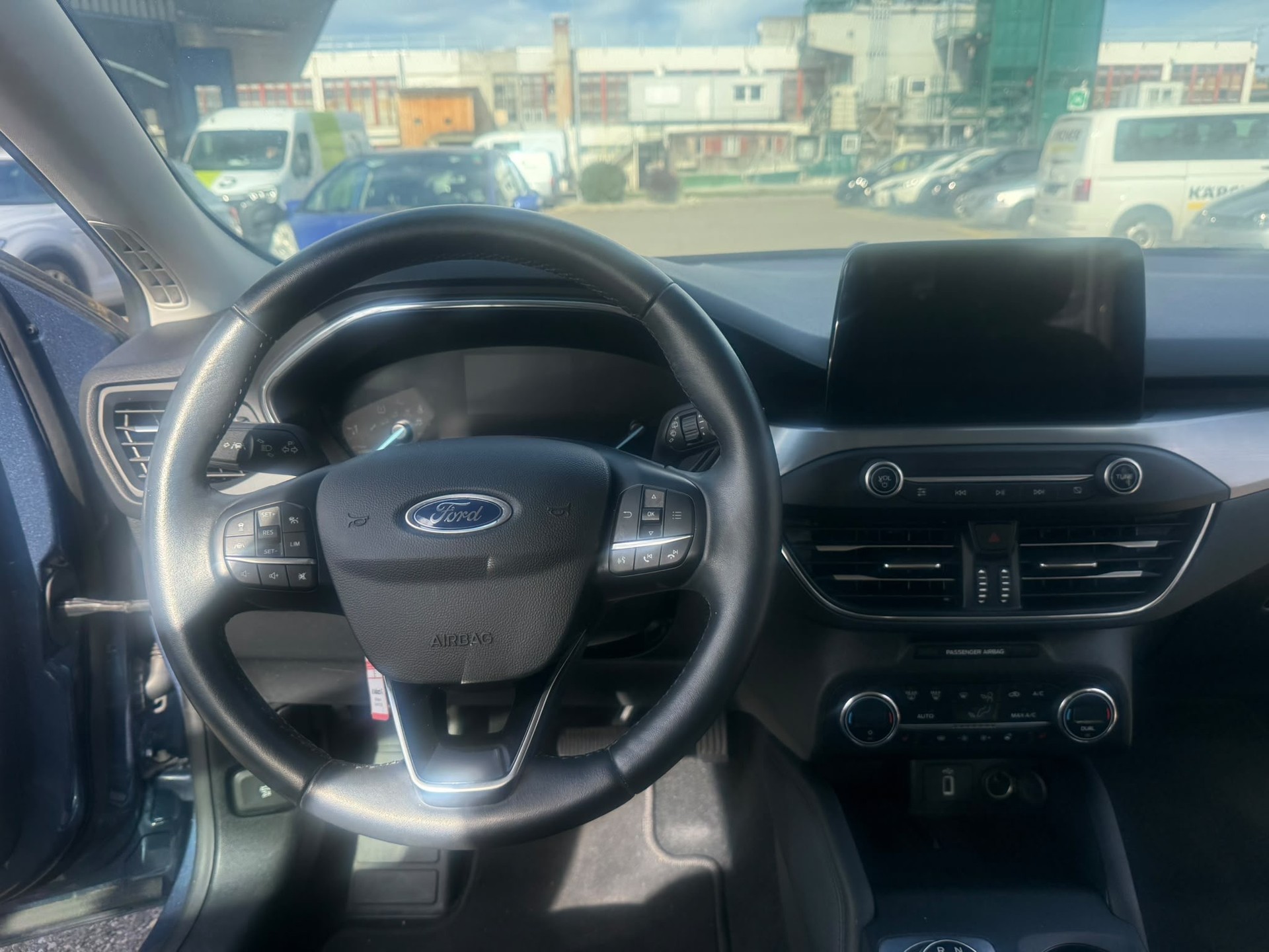 FORD Focus 2.0 TDCi Titanium X Automatic-image-2