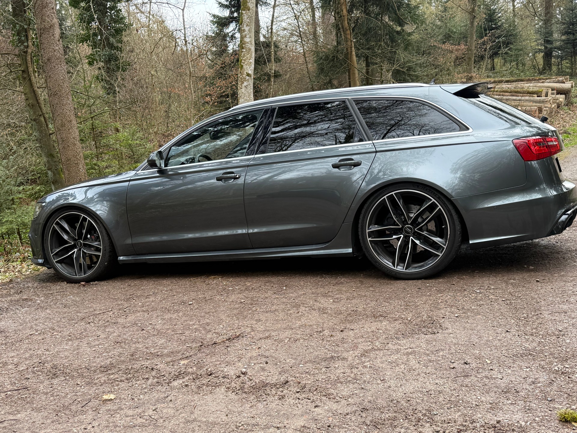 AUDI 4.0 V8 TFSI quattro T-Tronic-image-1