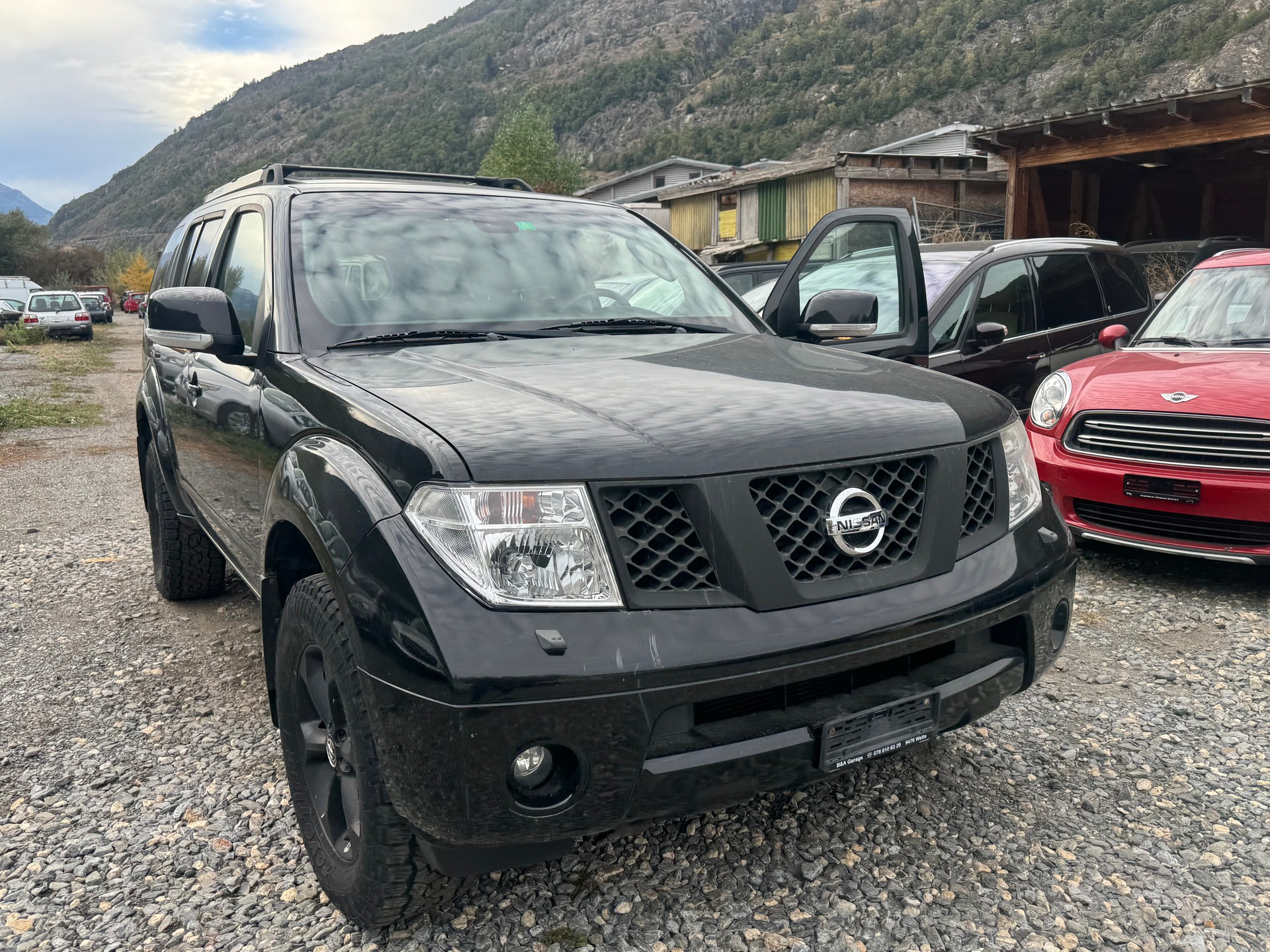 NISSAN Pathfinder 2.5 dCi LE