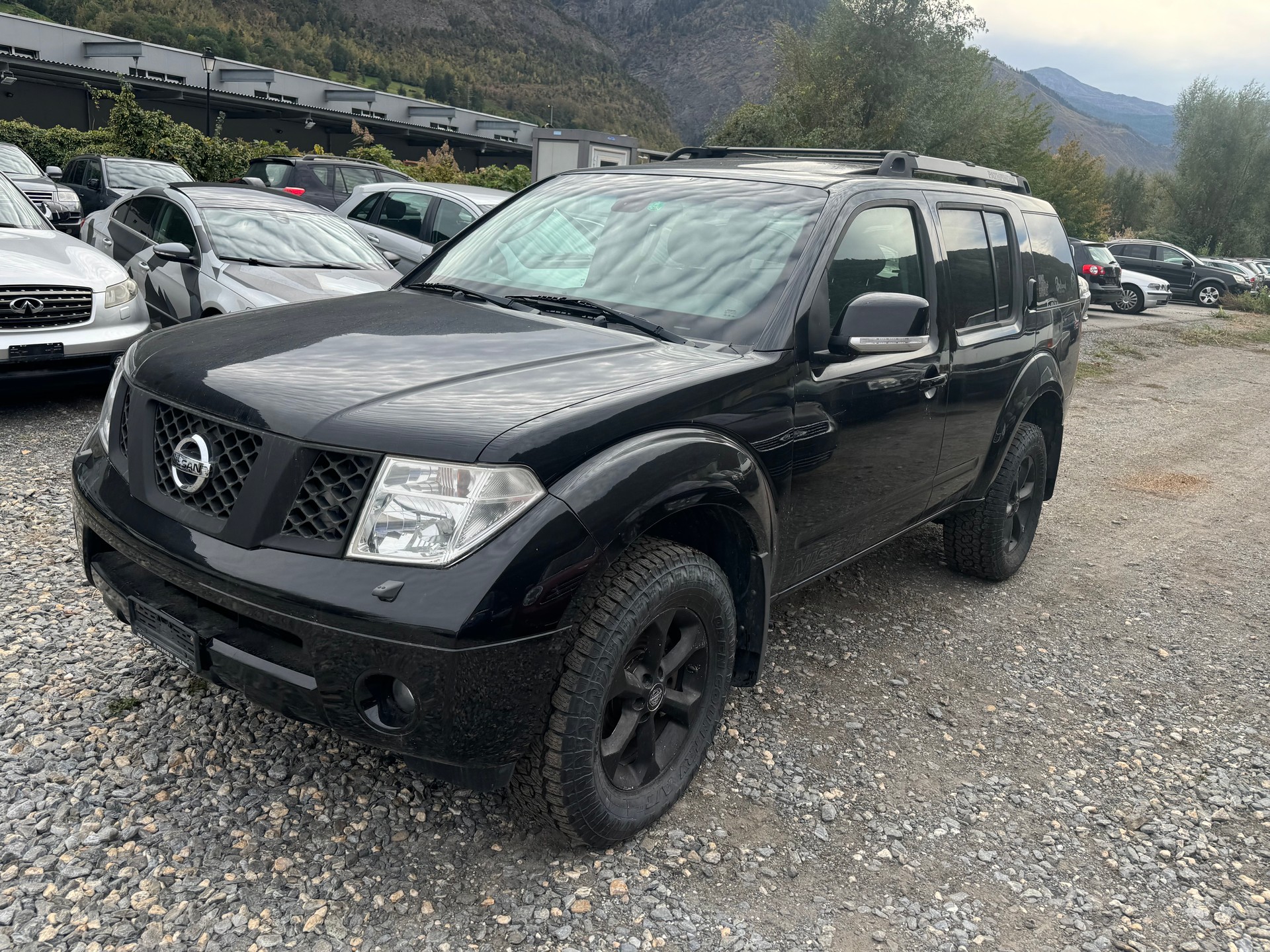 NISSAN Pathfinder 2.5 dCi LE-image-2
