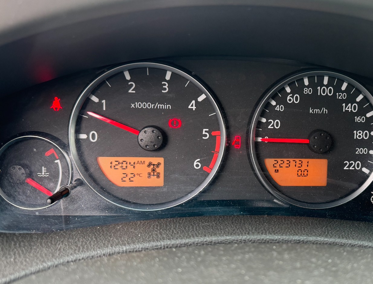NISSAN Pathfinder 2.5 dCi LE-image-9