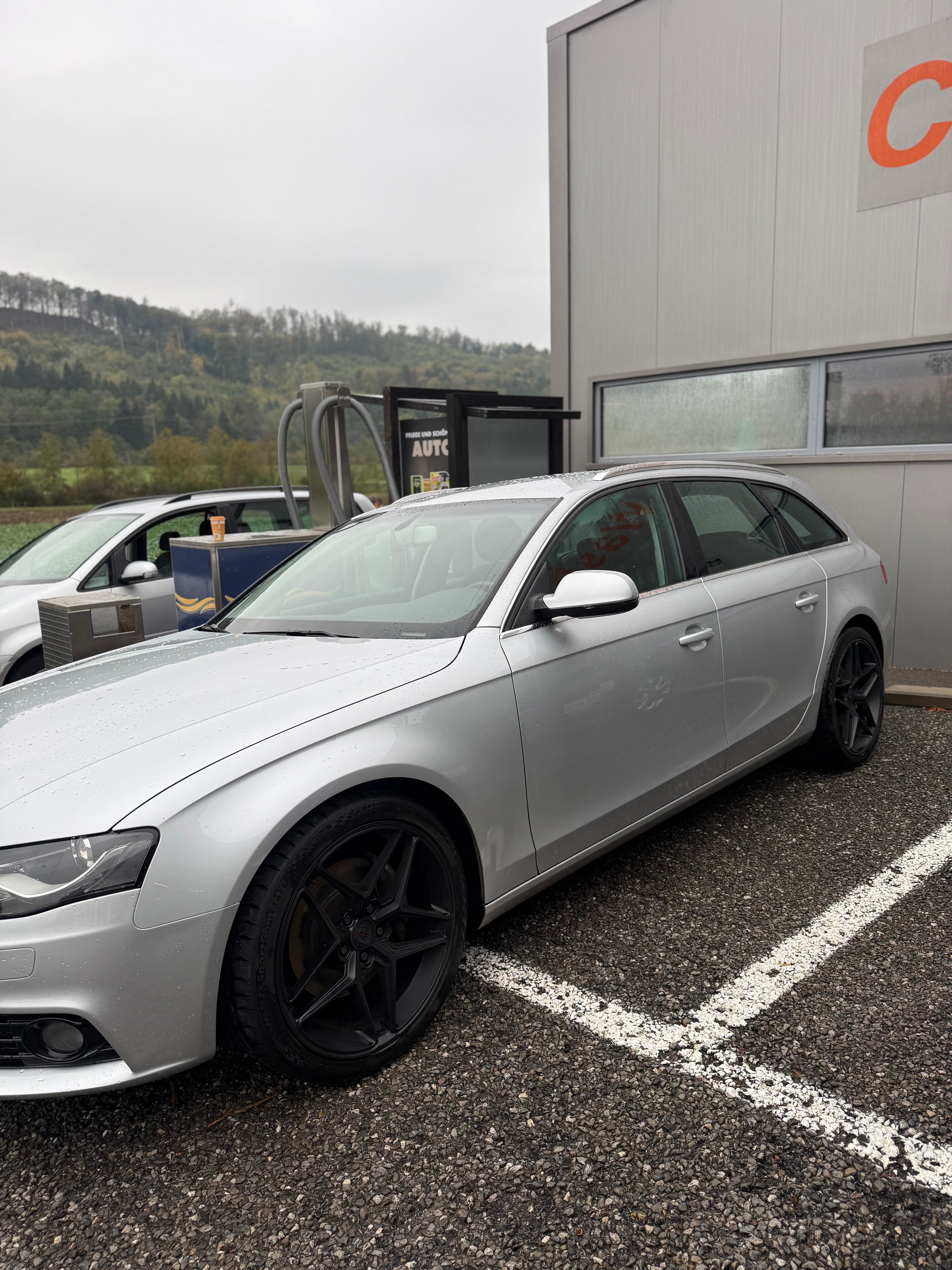 AUDI A4-image-2