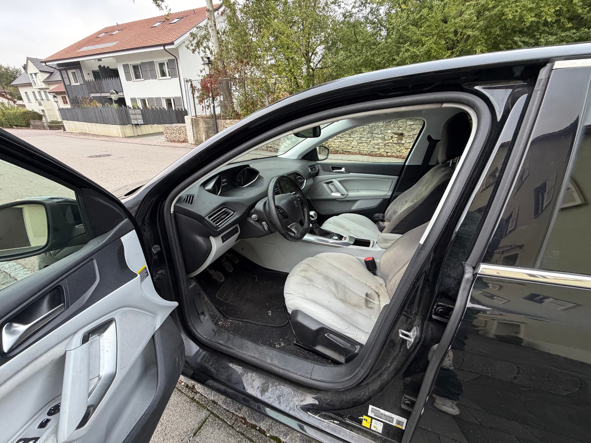 PEUGEOT 308 1.6 THP Allure-image-12