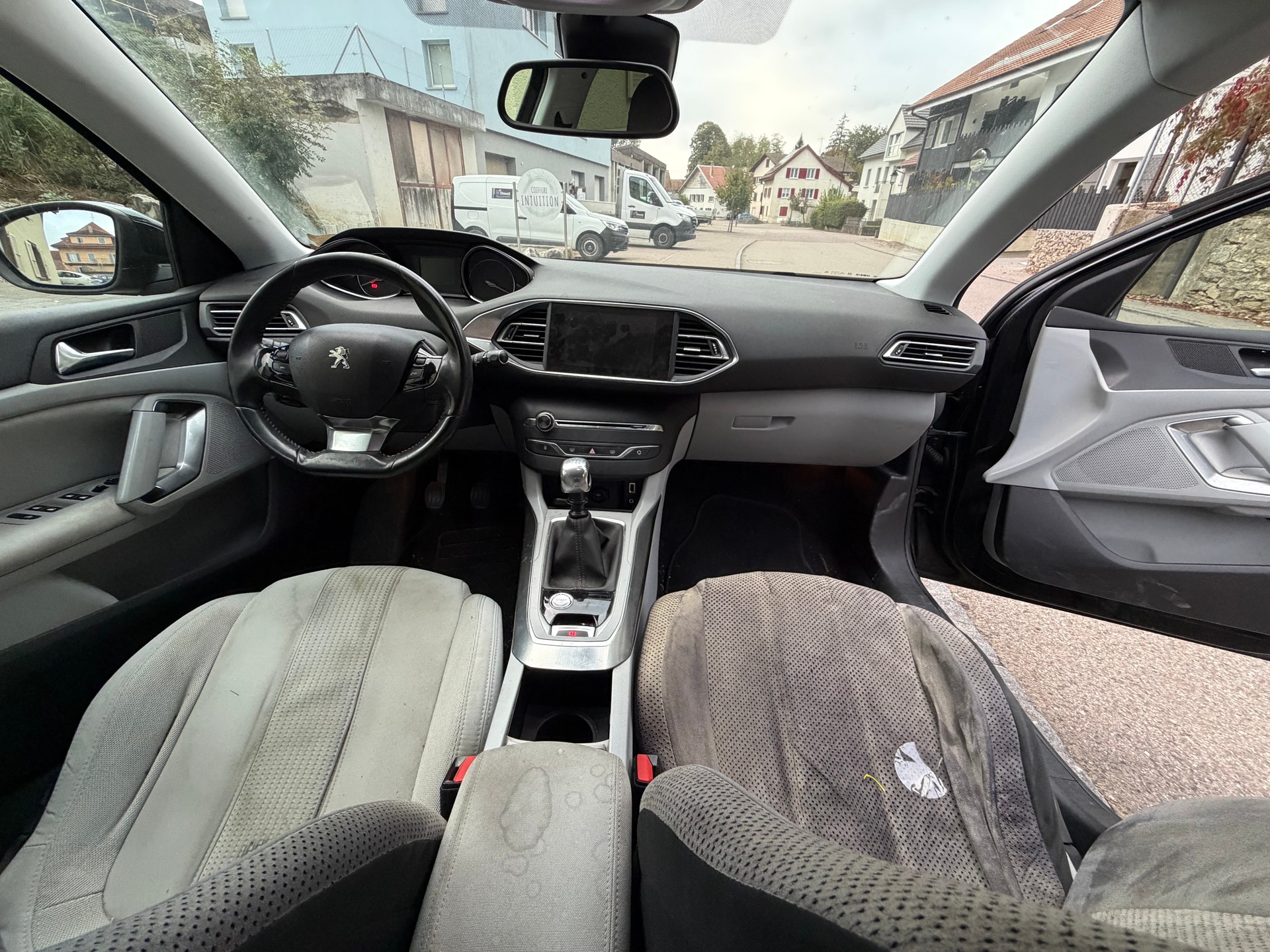 PEUGEOT 308 1.6 THP Allure-image-8