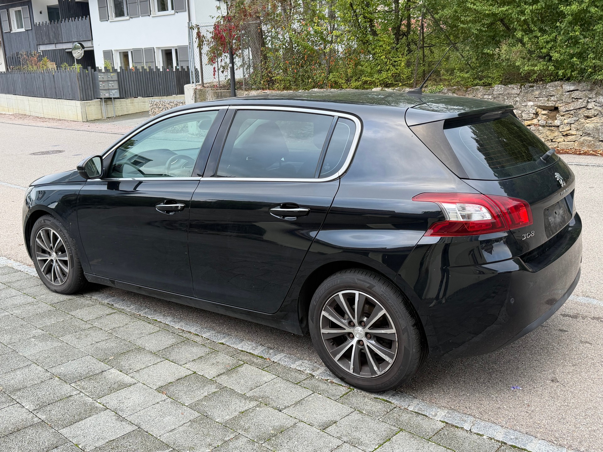 PEUGEOT 308 1.6 THP Allure-image-2