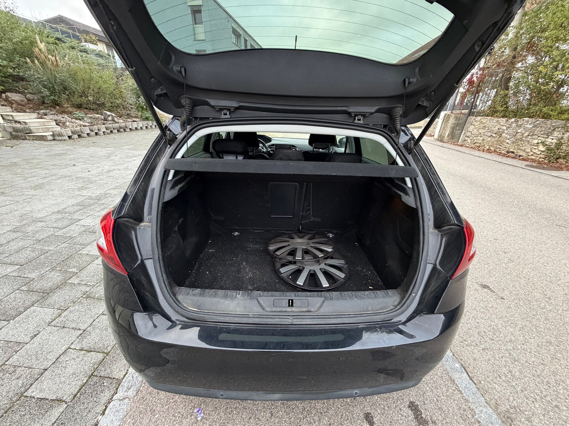 PEUGEOT 308 1.6 THP Allure-image-11